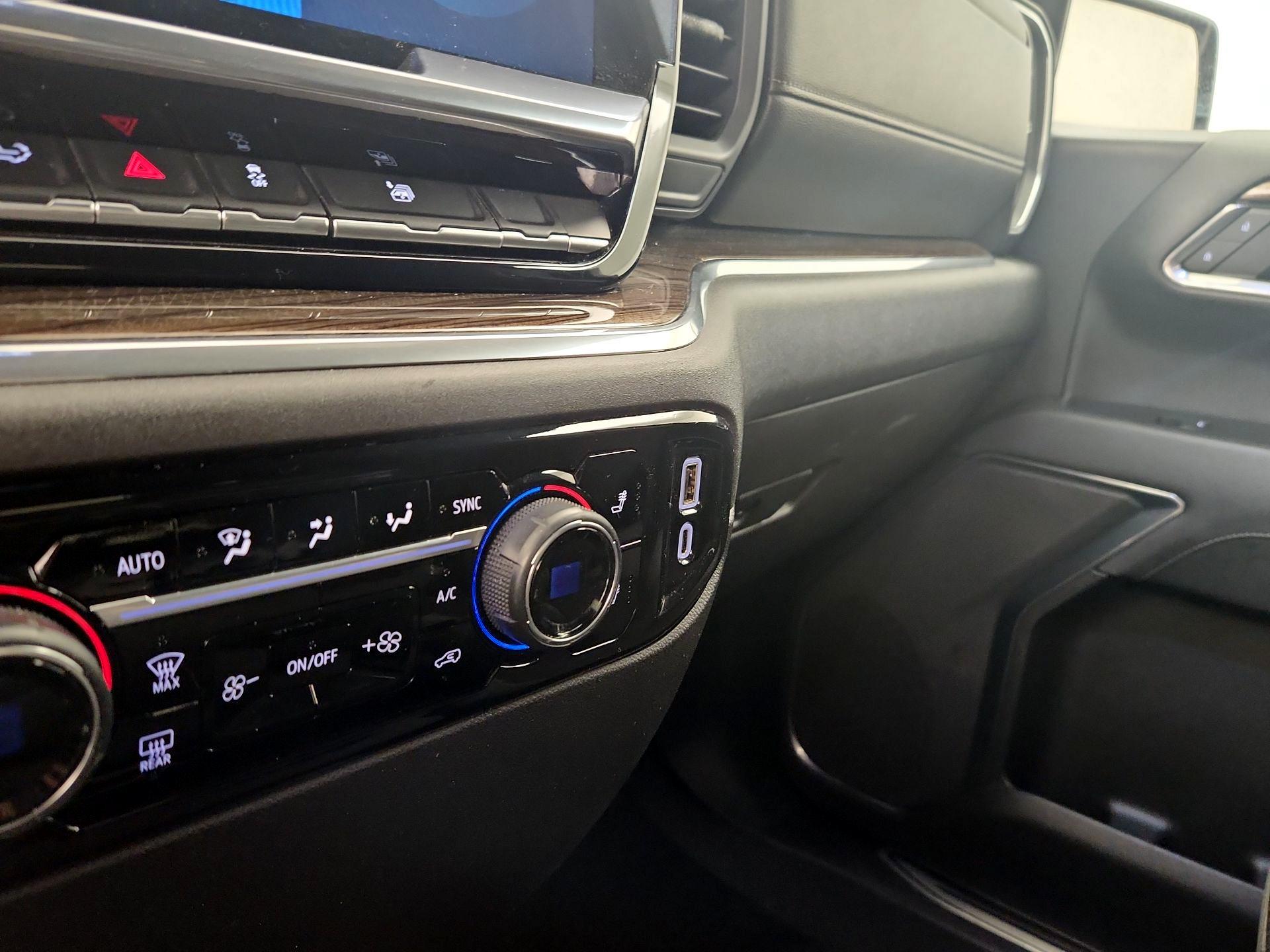 Thumbnail: 2024 Chevrolet Silverado 1500 - 18