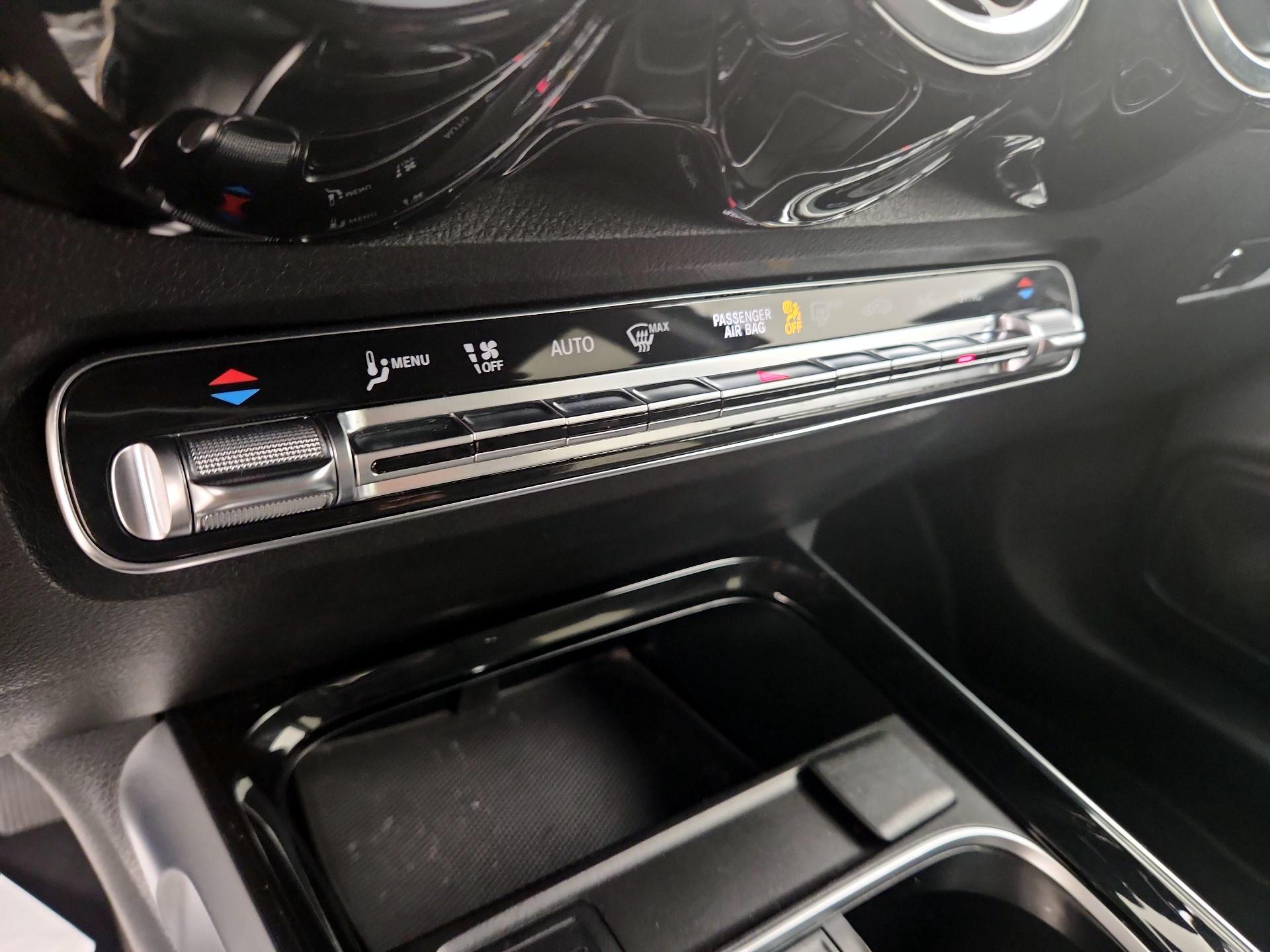 Thumbnail: 2023 Mercedes-Benz GLB - 17