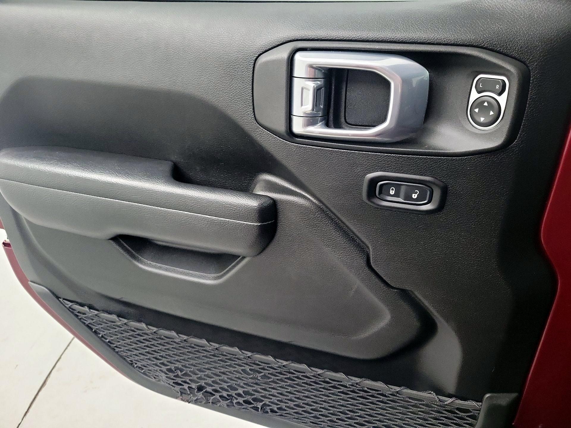 Thumbnail: 2022 Jeep Wrangler - 10