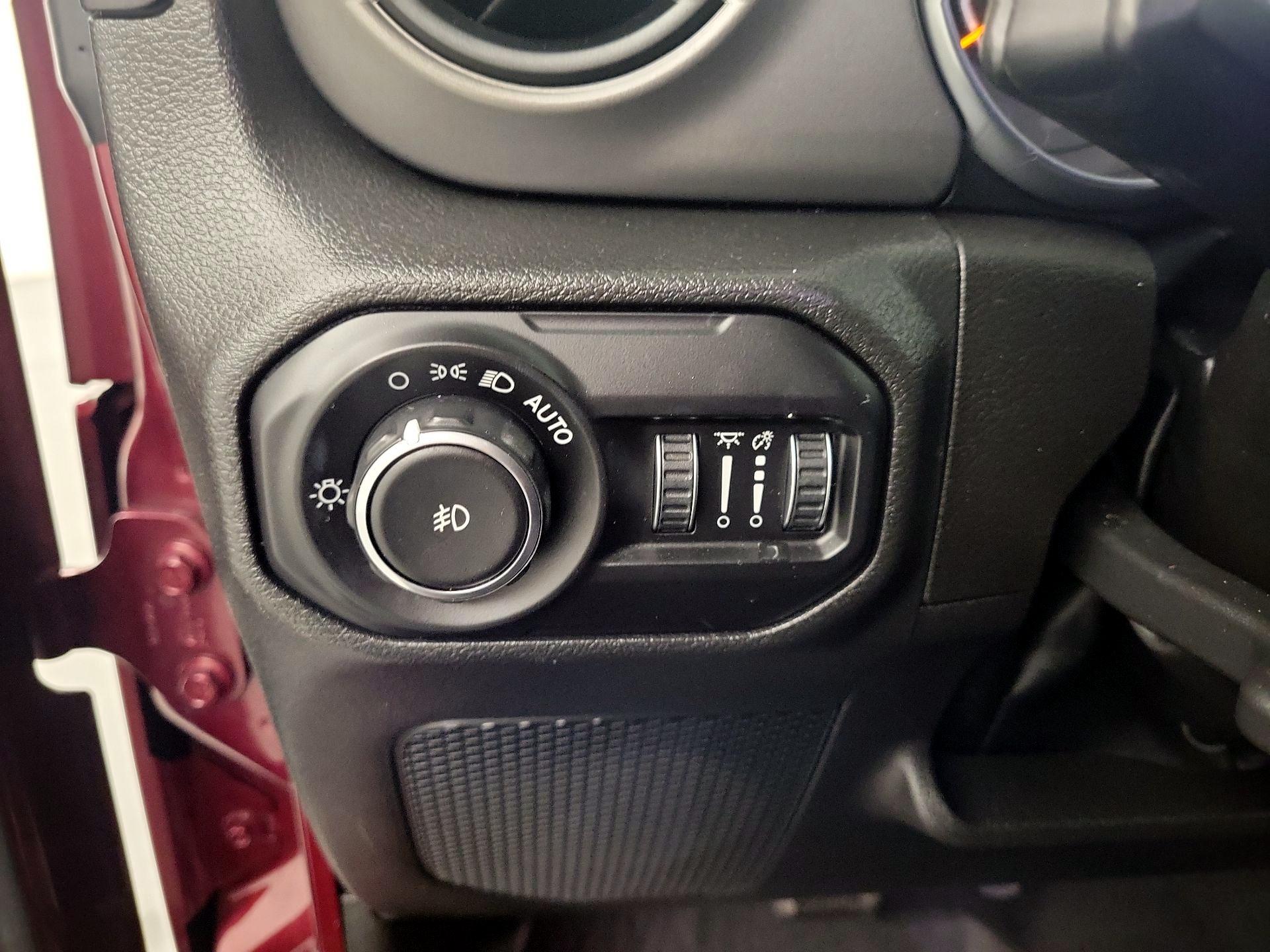 Thumbnail: 2022 Jeep Wrangler - 11