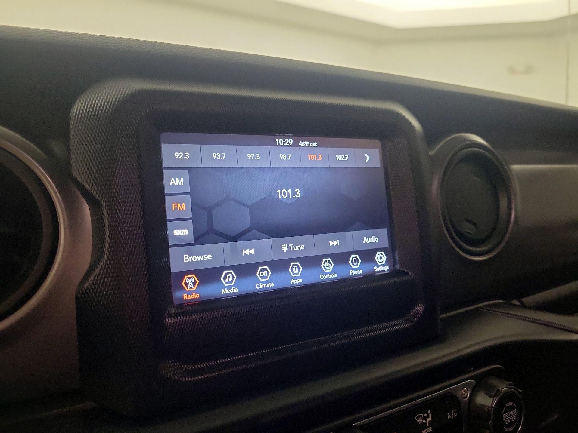 Thumbnail: 2022 Jeep Wrangler - 14