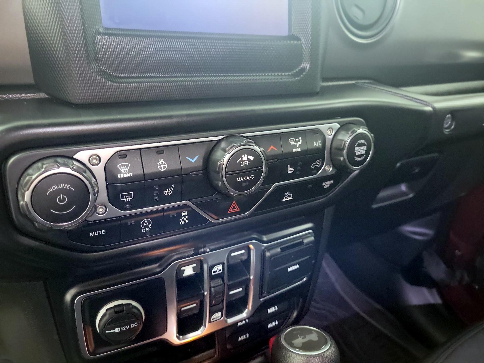 Thumbnail: 2022 Jeep Wrangler - 15