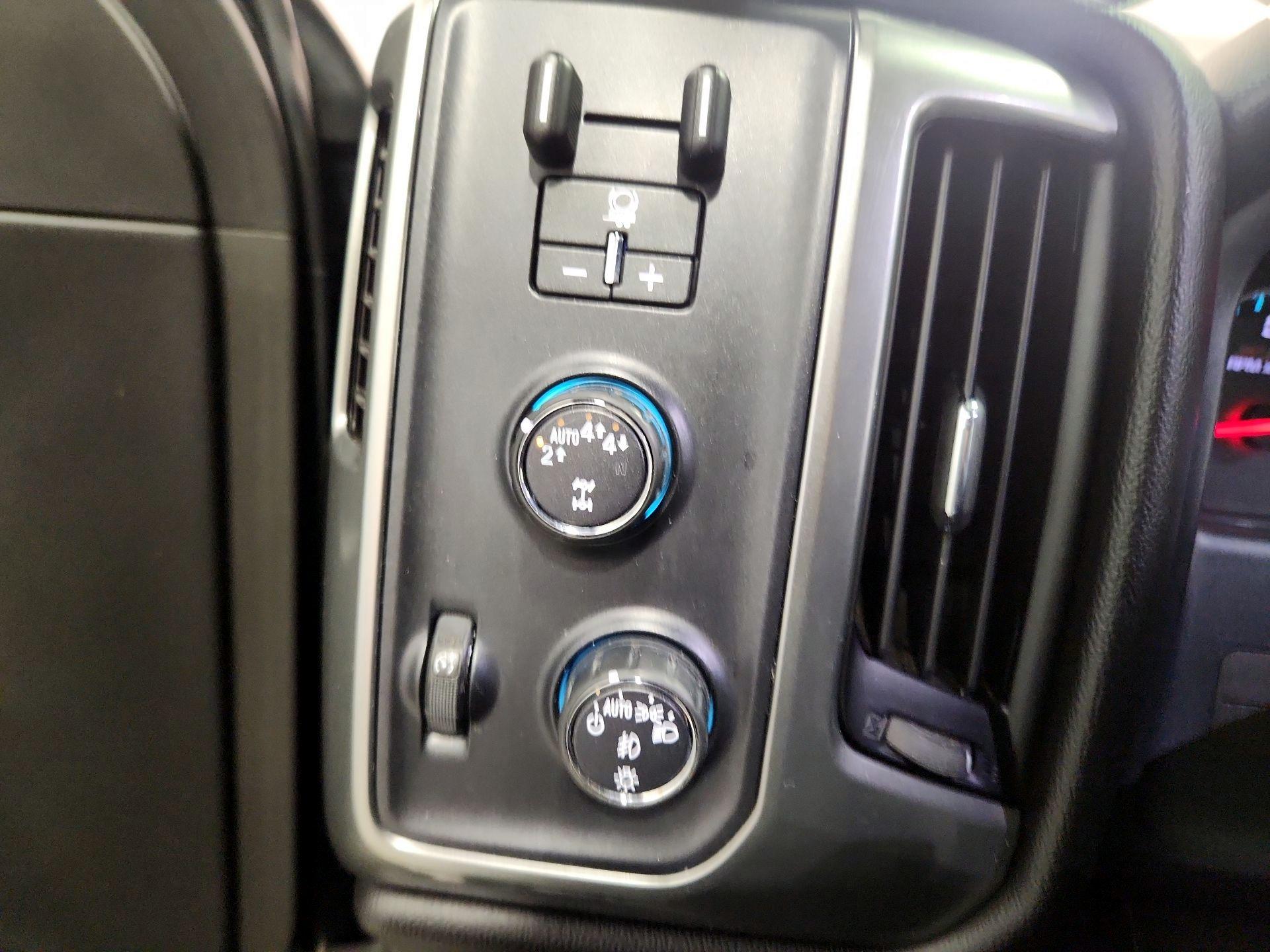 Thumbnail: 2018 Chevrolet Silverado 1500 - 13