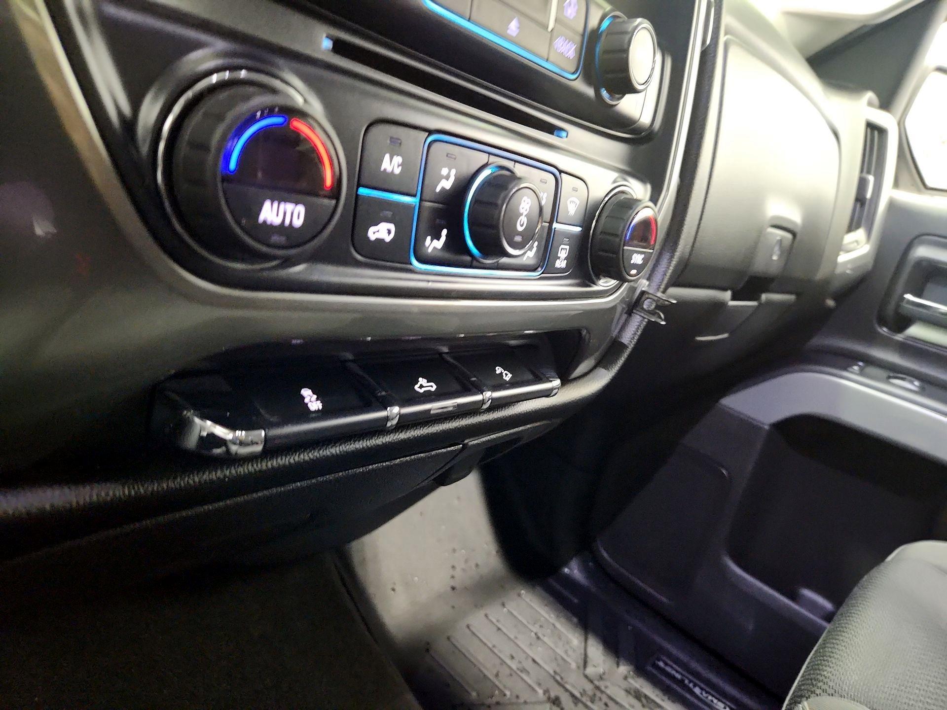 Thumbnail: 2018 Chevrolet Silverado 1500 - 16