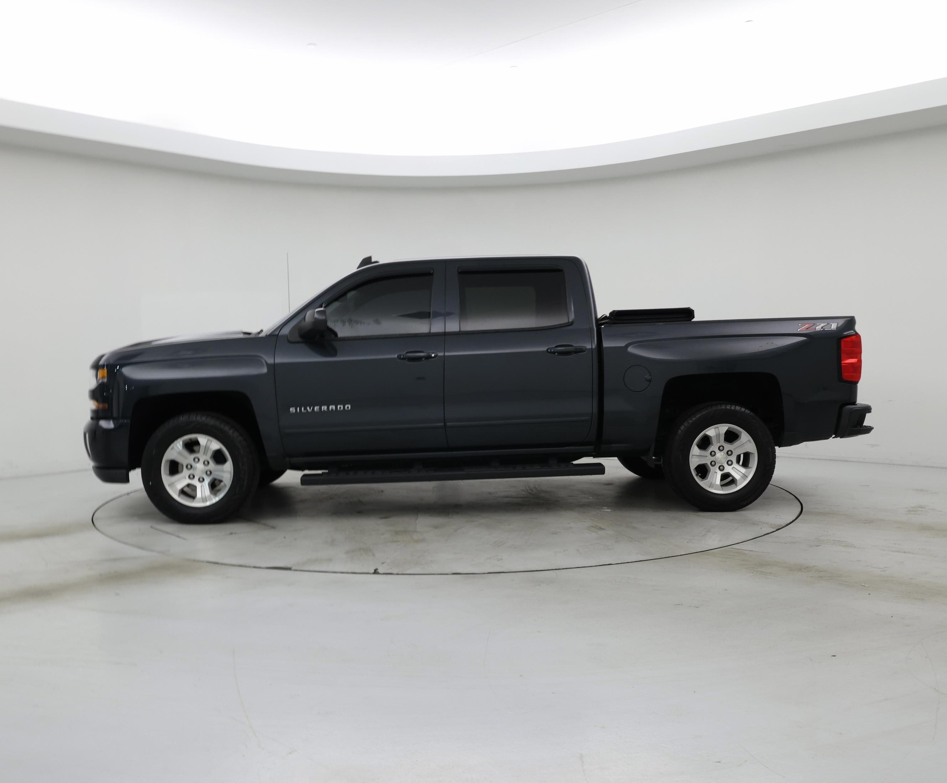 Thumbnail: 2018 Chevrolet Silverado 1500 - 3