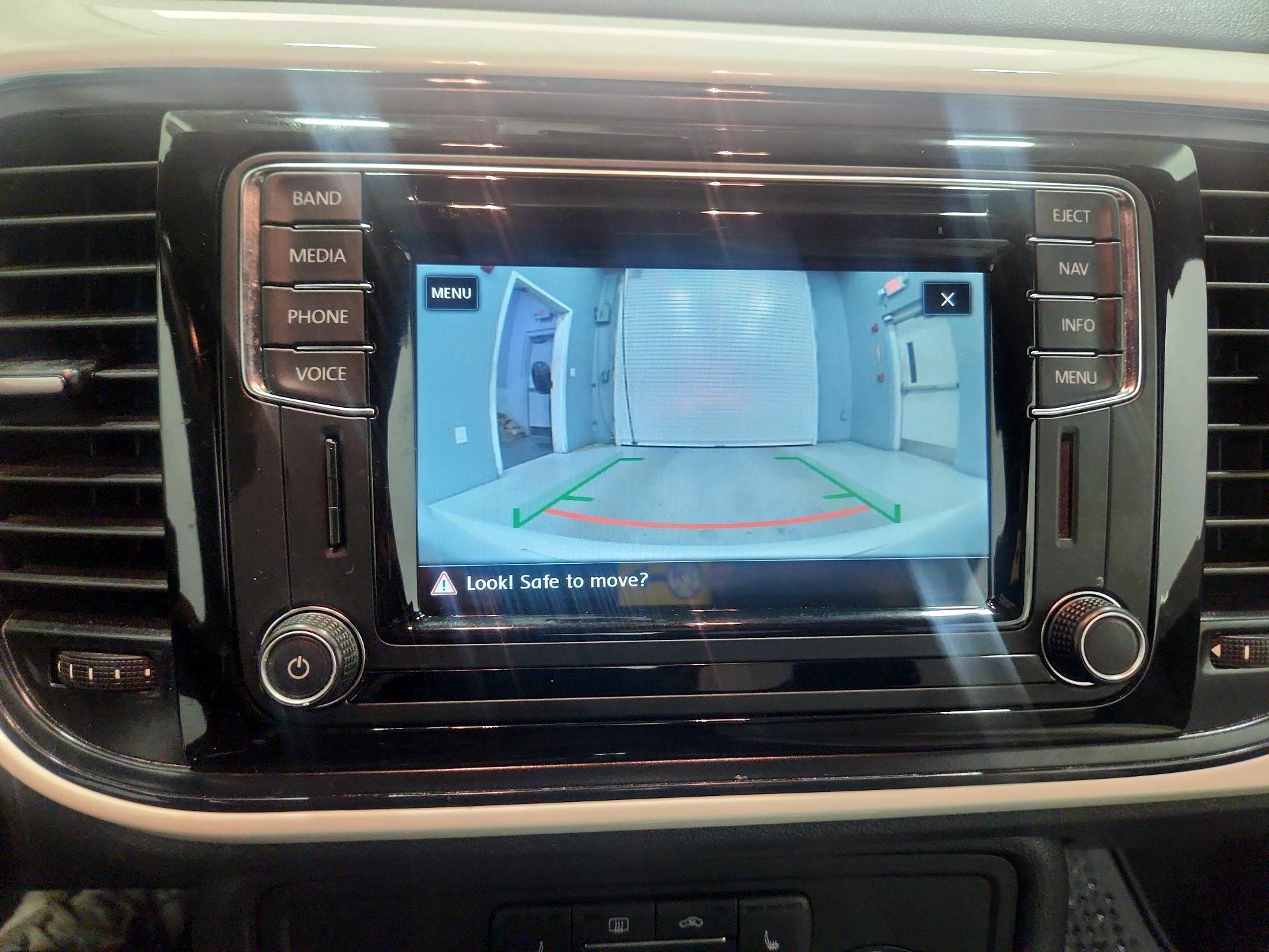 Thumbnail: 2017 Volkswagen Beetle - 13