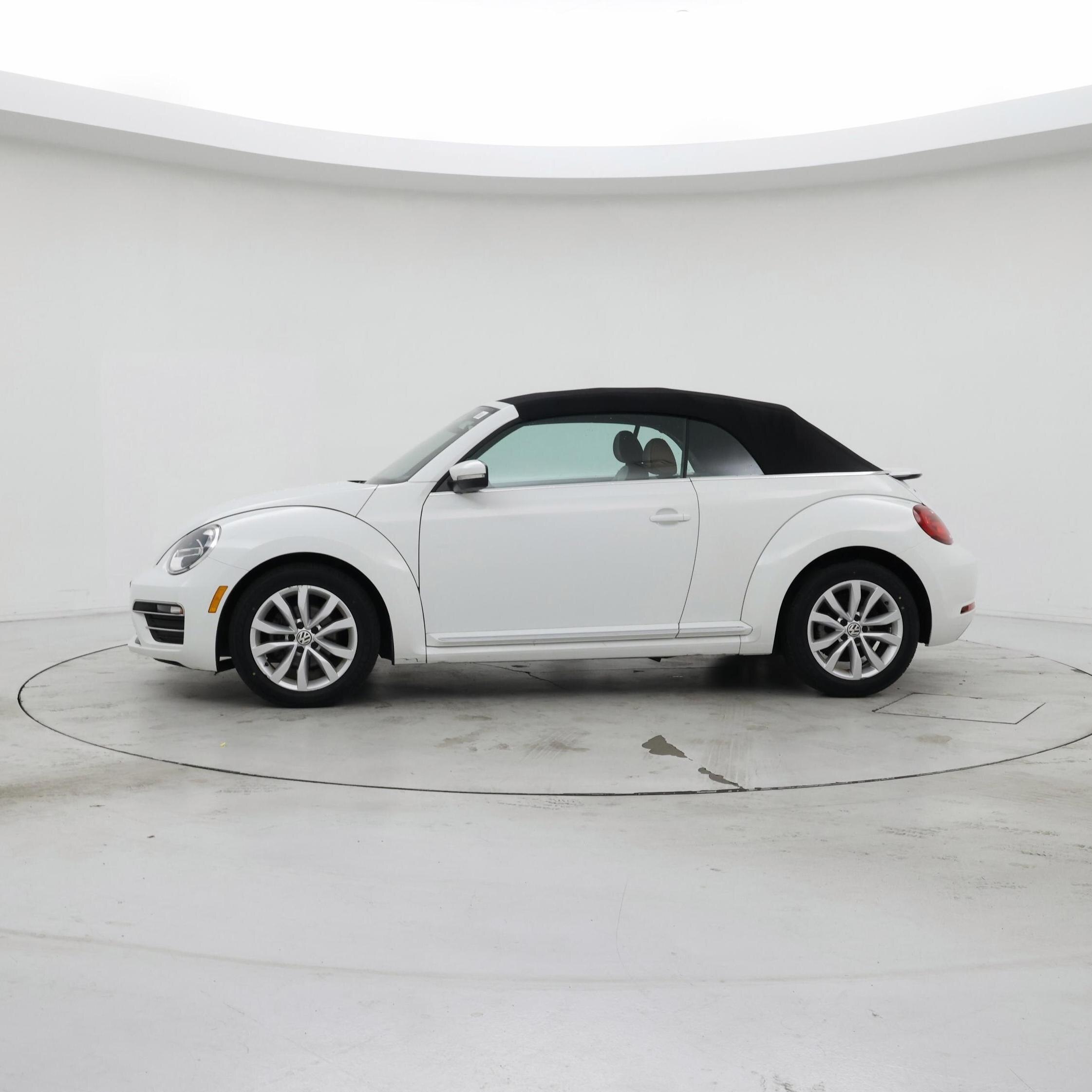 Thumbnail: 2017 Volkswagen Beetle - 3