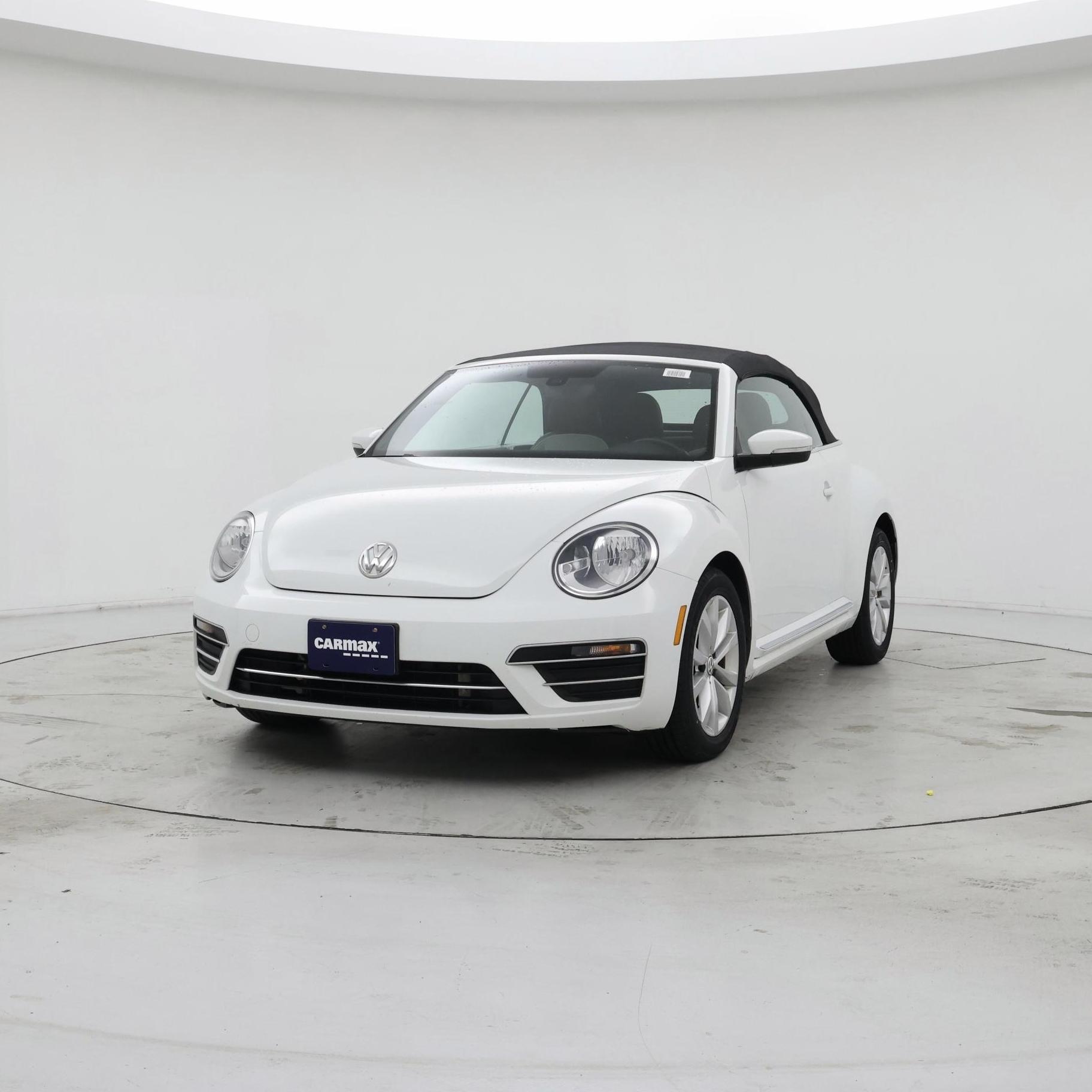 Thumbnail: 2017 Volkswagen Beetle - 4