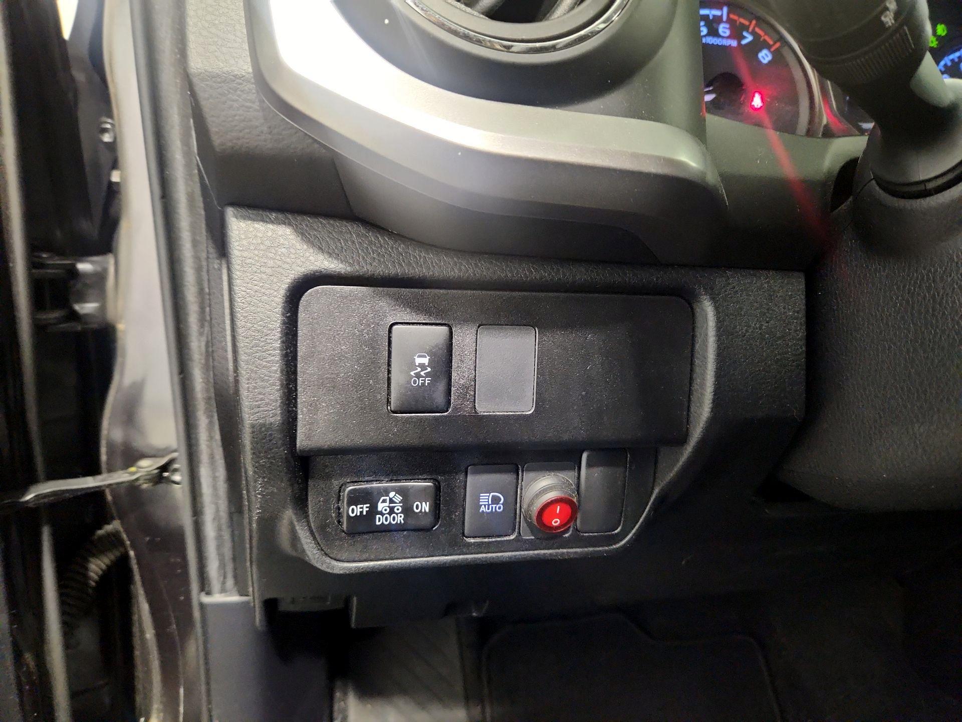 Thumbnail: 2021 Toyota Tacoma - 13