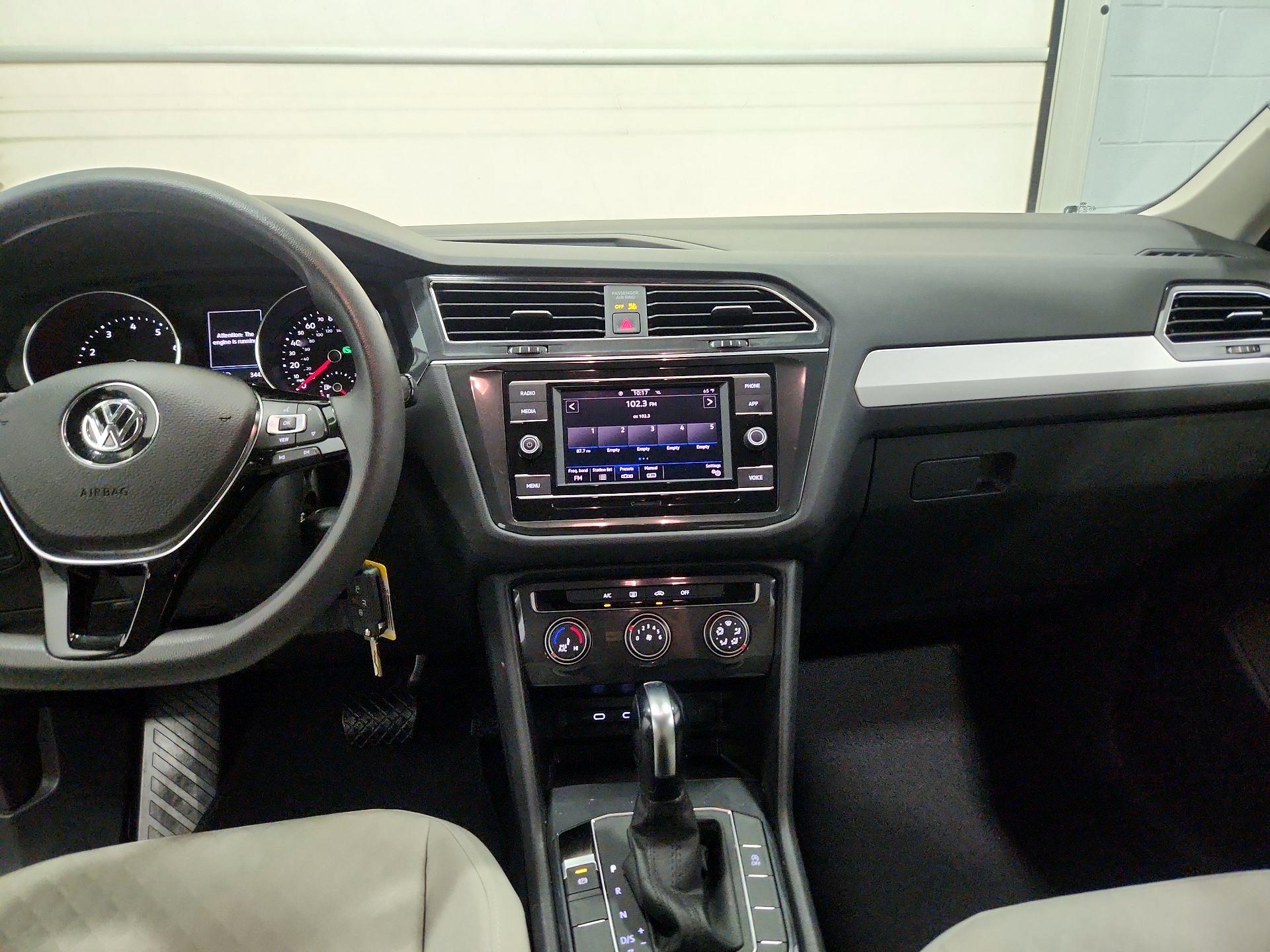 Thumbnail: 2020 Volkswagen Tiguan - 9