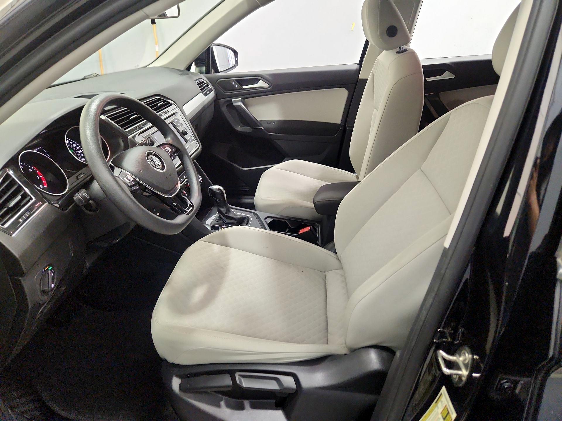 Thumbnail: 2020 Volkswagen Tiguan - 11