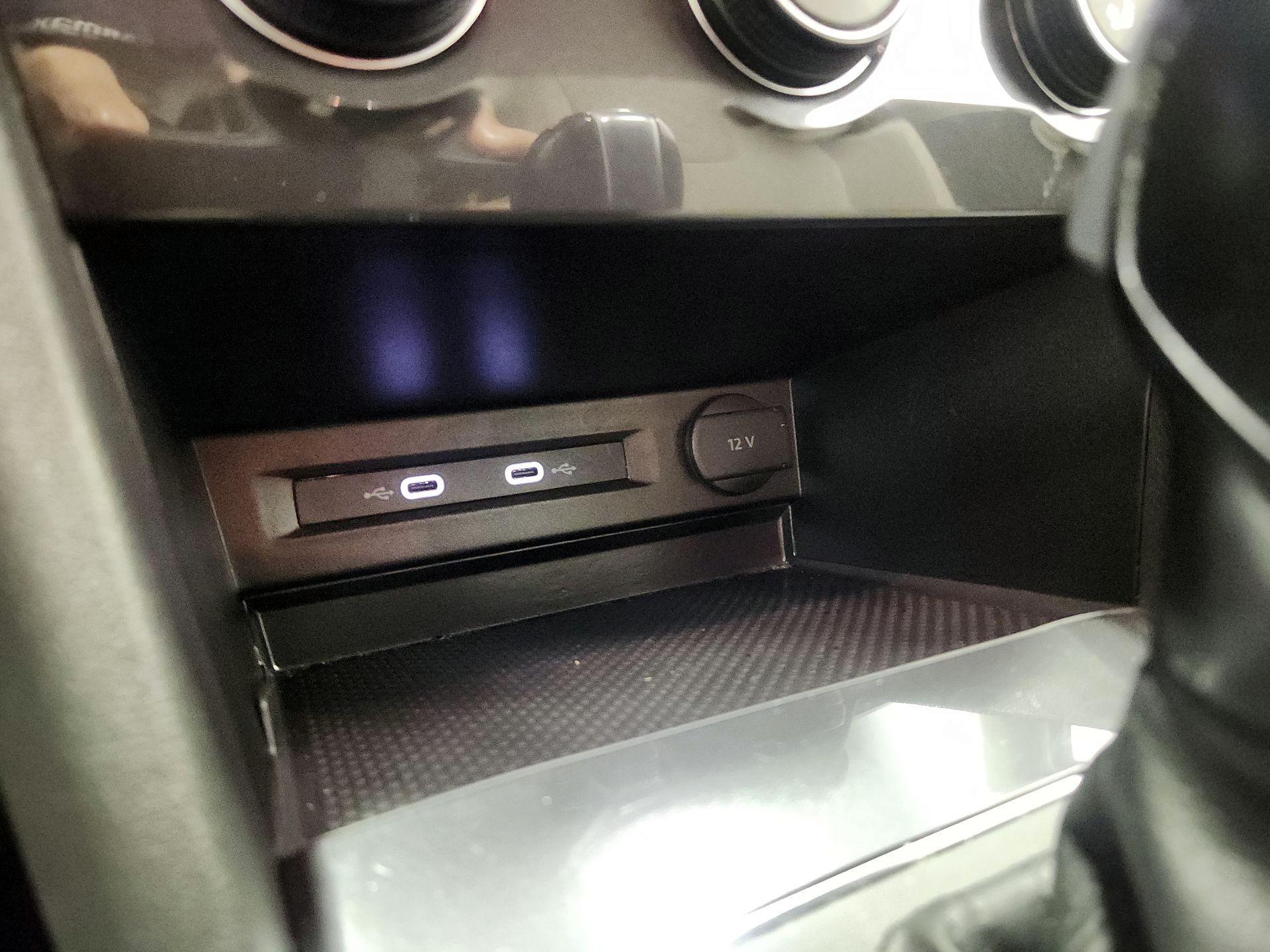 Thumbnail: 2020 Volkswagen Tiguan - 18