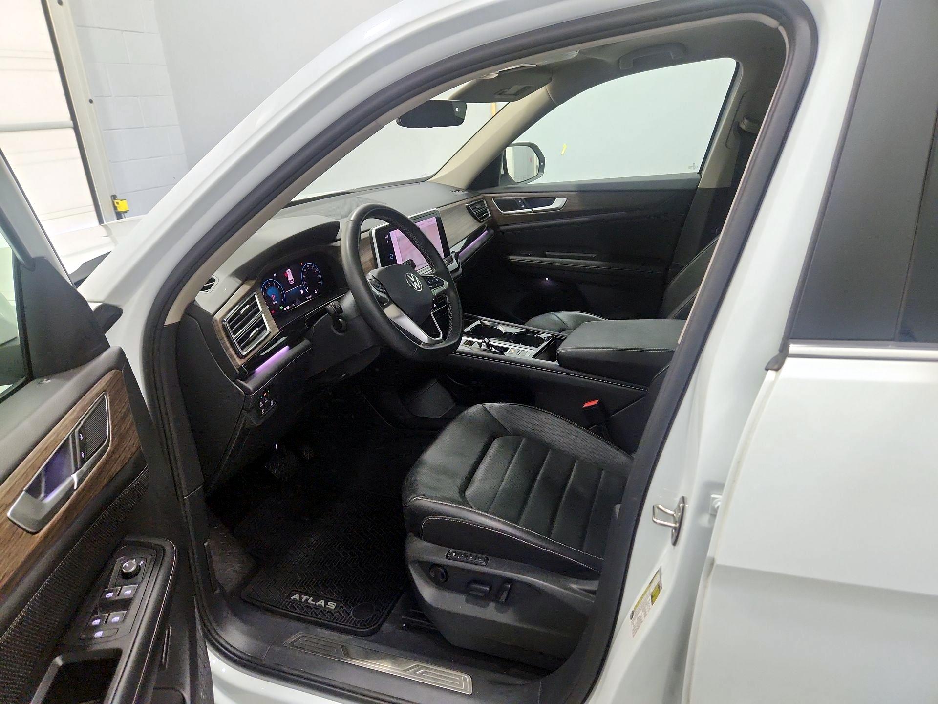 Thumbnail: 2024 Volkswagen Atlas - 11