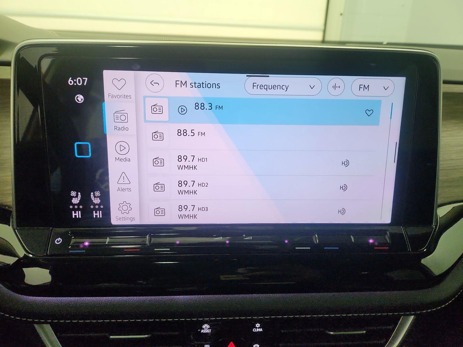 Thumbnail: 2024 Volkswagen Atlas - 16