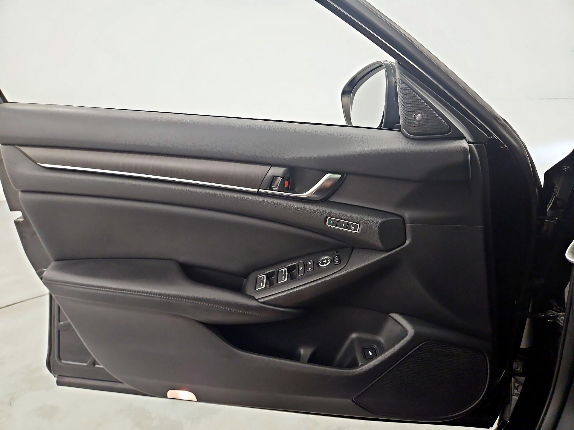 Thumbnail: 2018 Honda Accord - 12