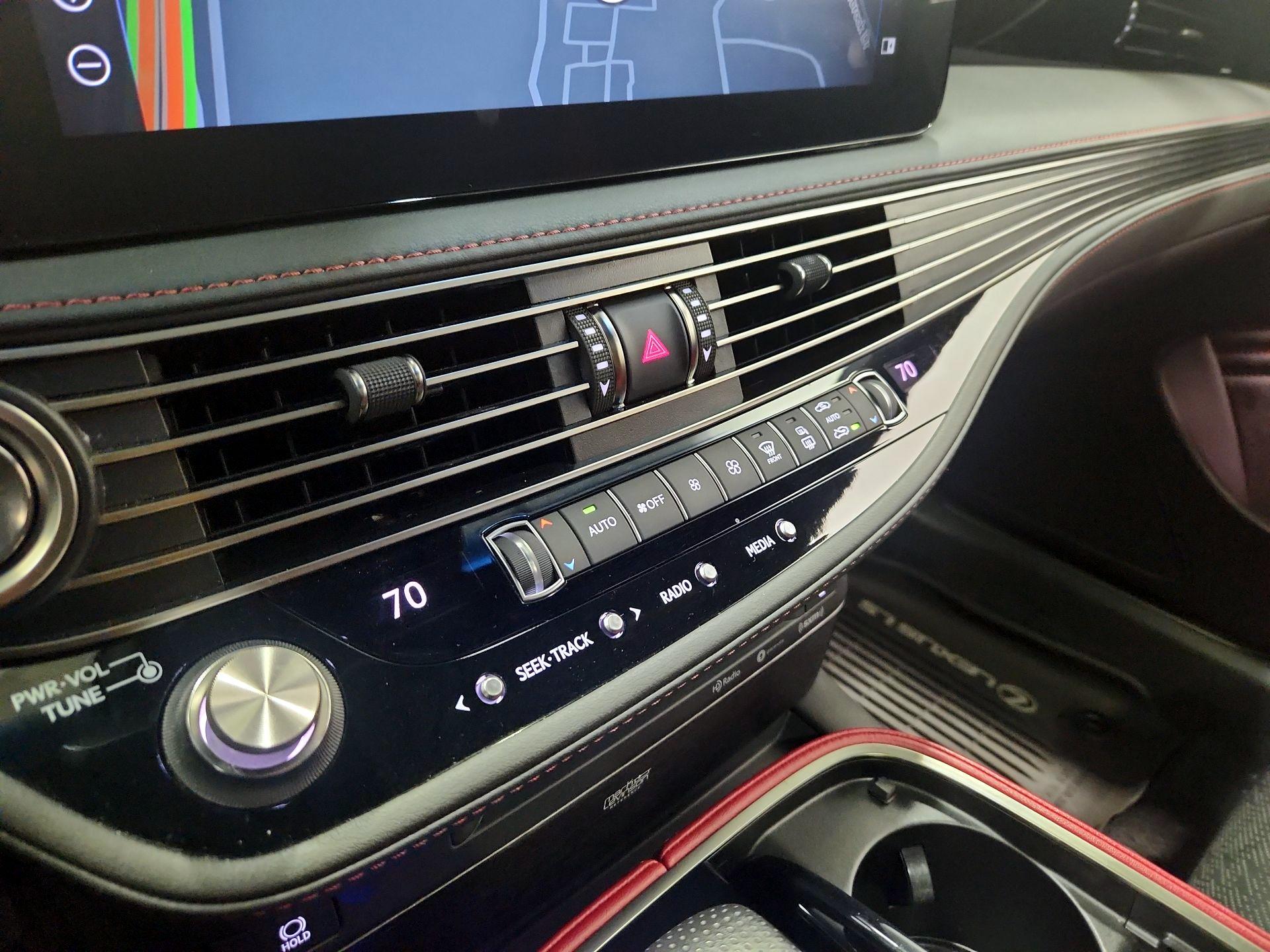 Thumbnail: 2021 Lexus LS - 17