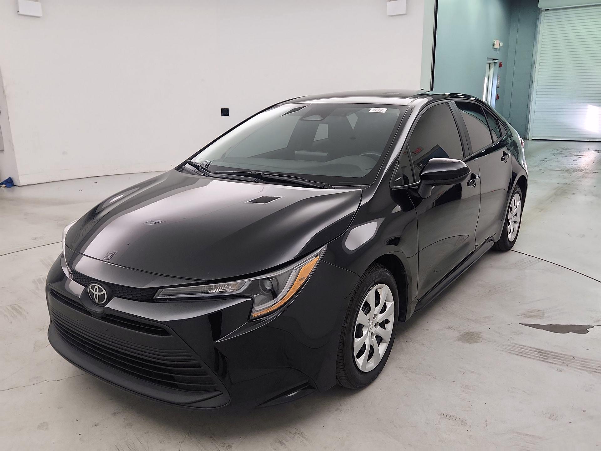 Thumbnail: 2023 Toyota Corolla - 3