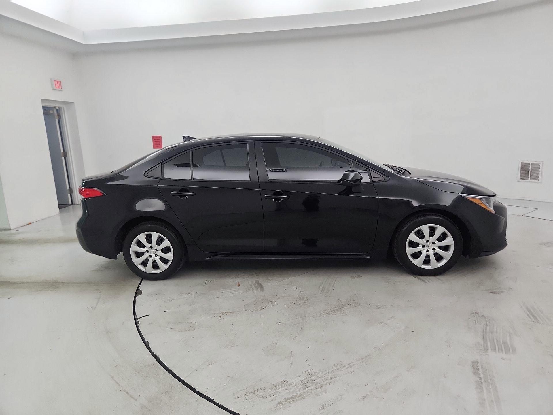 Thumbnail: 2023 Toyota Corolla - 4