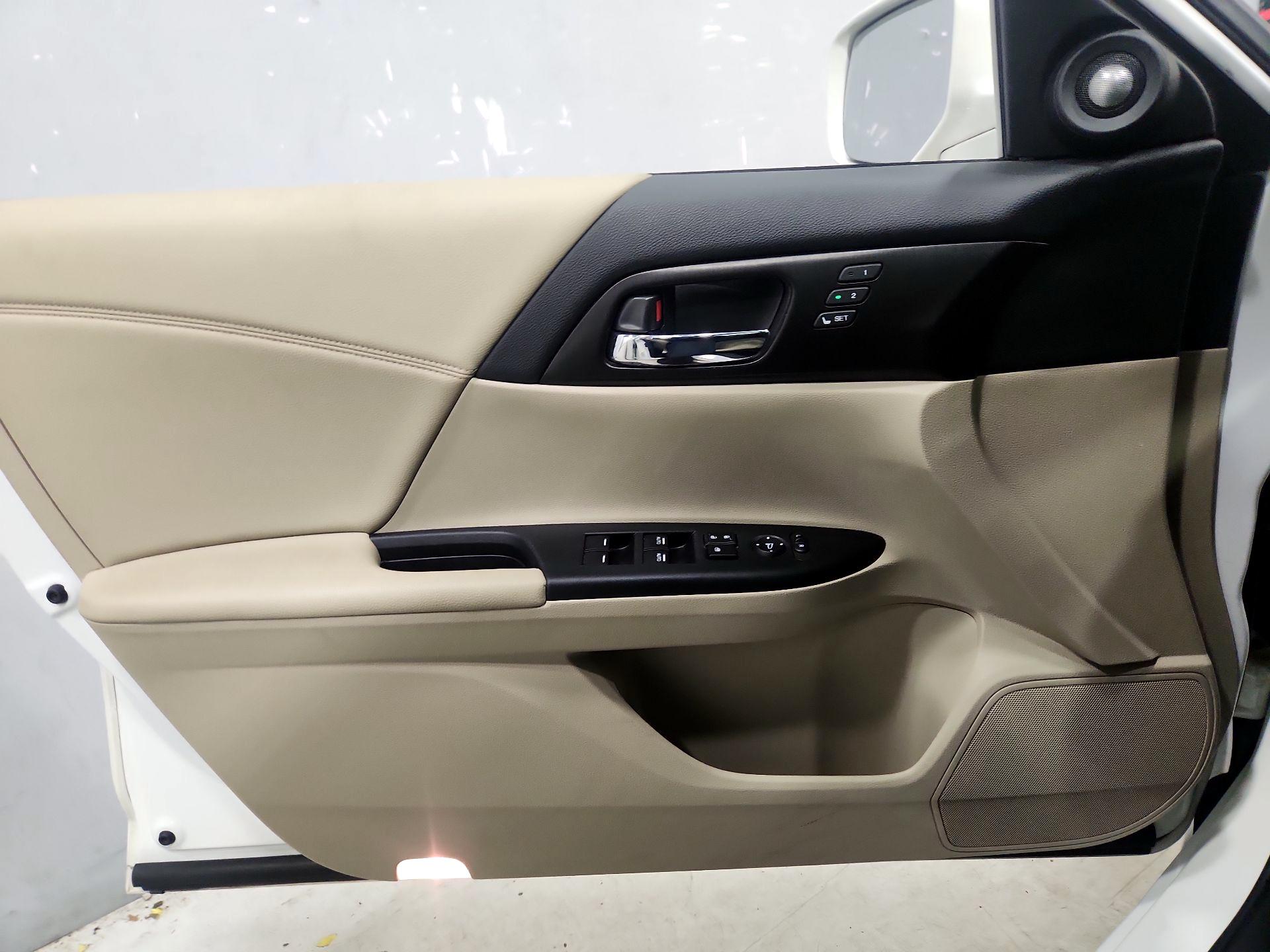 Thumbnail: 2015 Honda Accord - 12