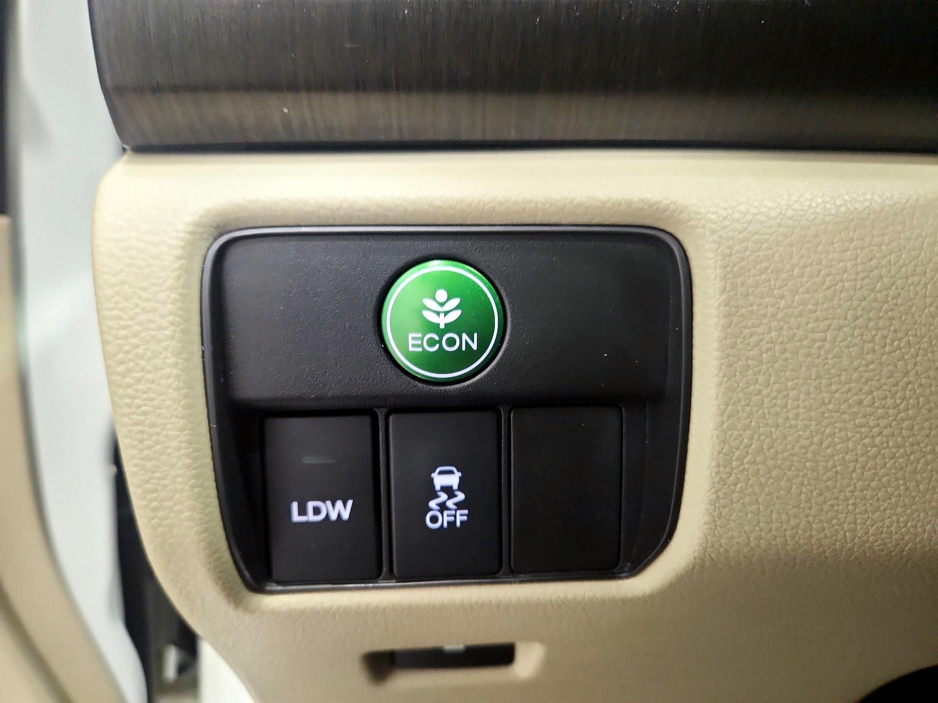 Thumbnail: 2015 Honda Accord - 13