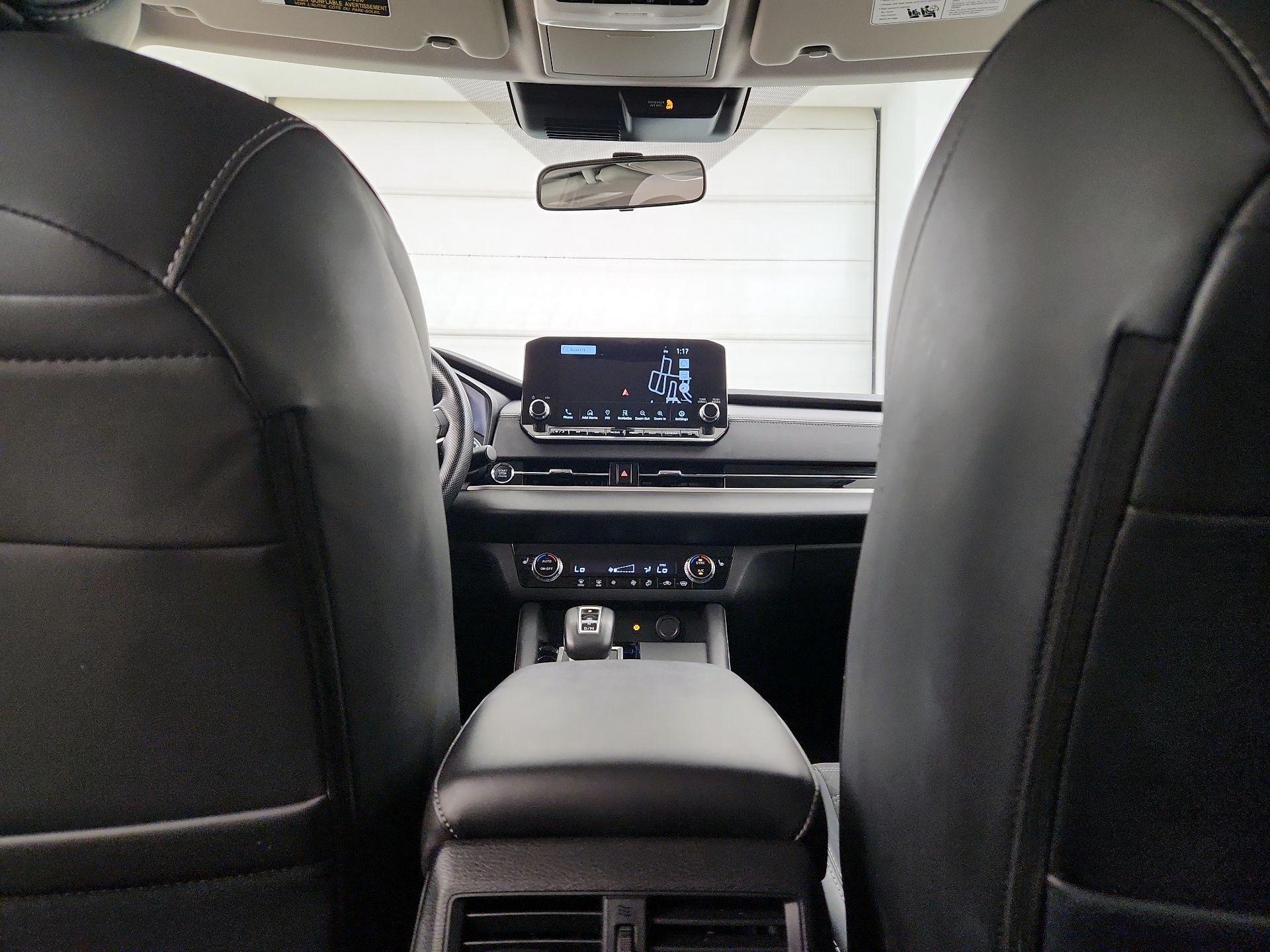 Thumbnail: 2024 Mitsubishi Outlander - 9