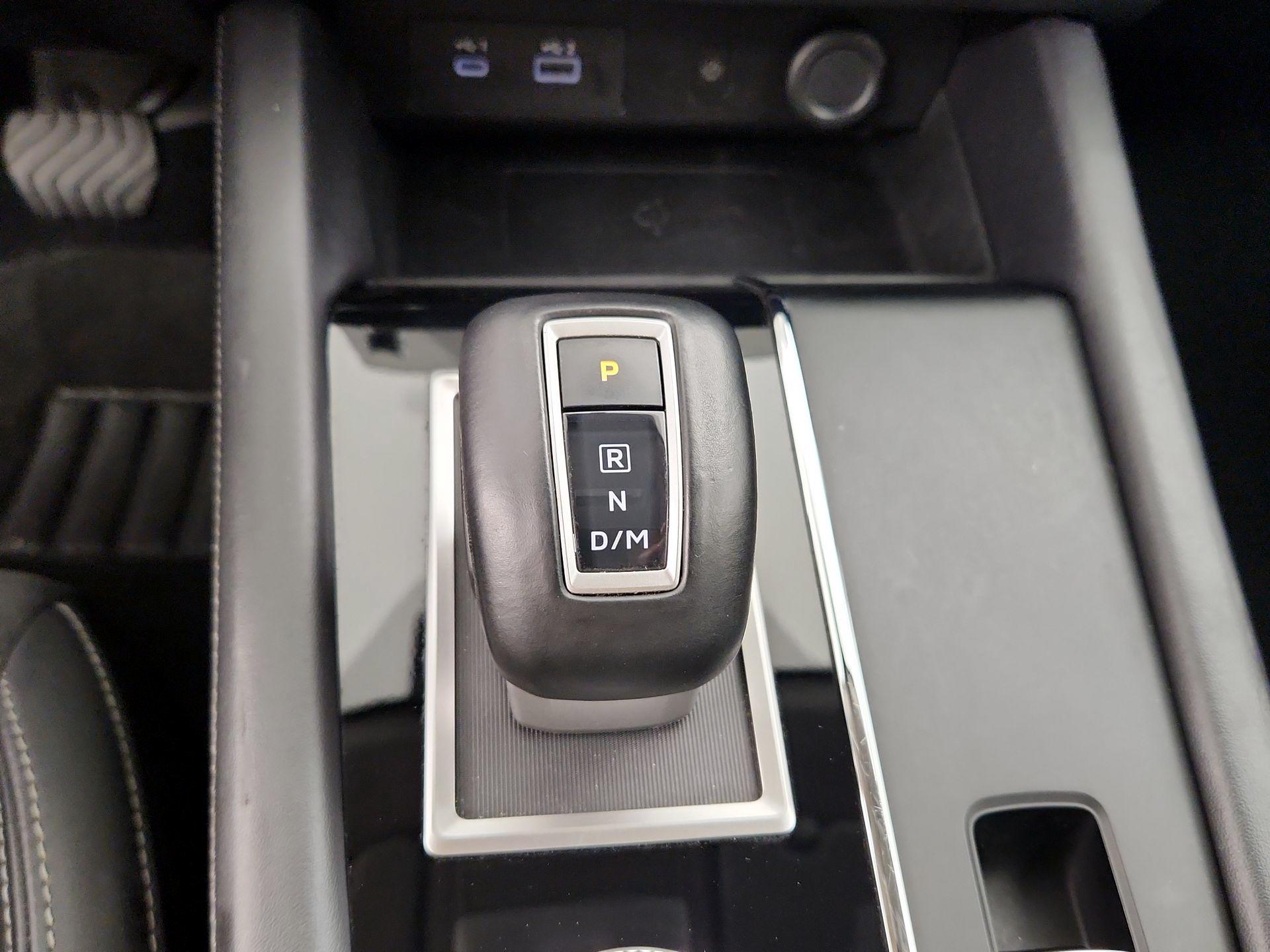 Thumbnail: 2024 Mitsubishi Outlander - 18