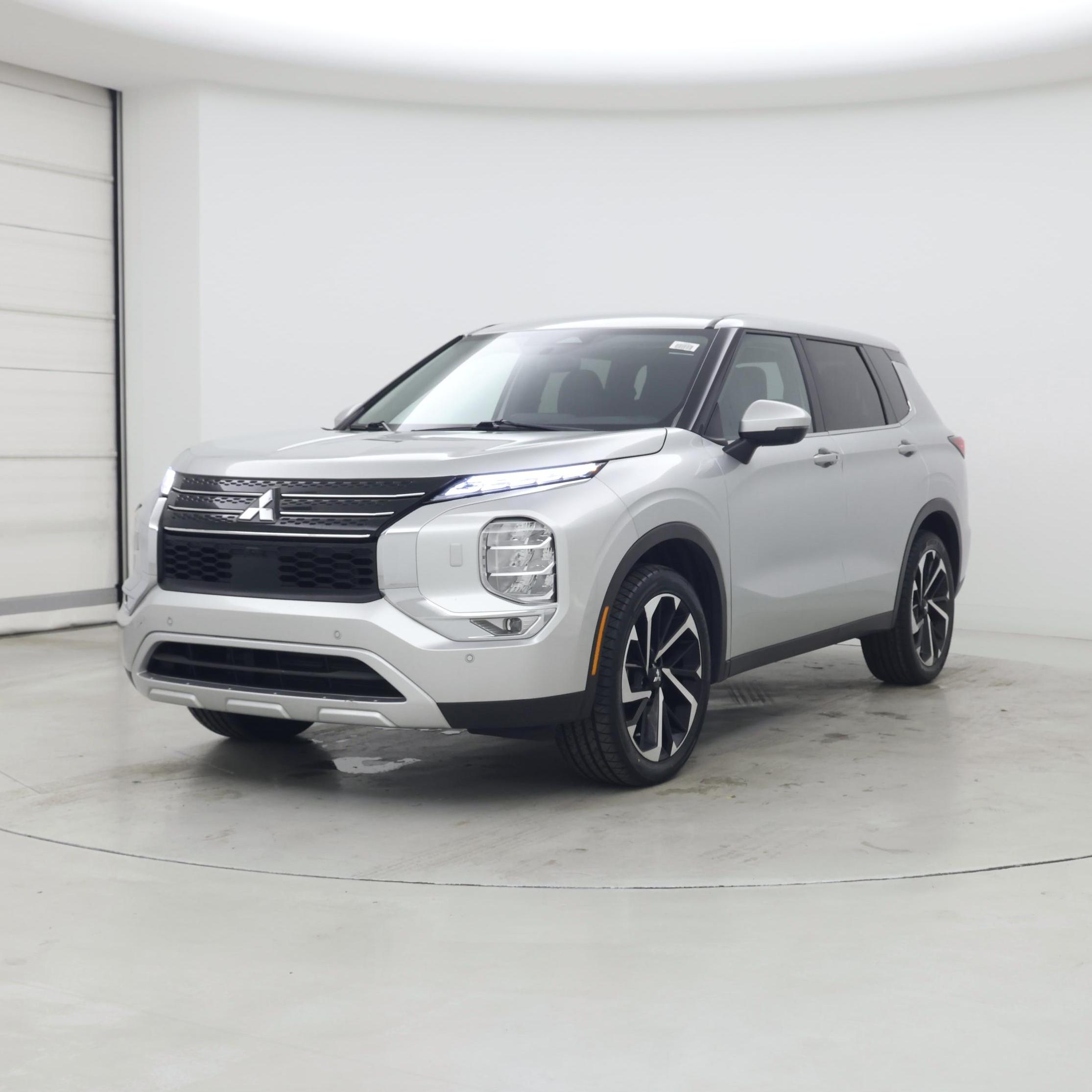 Thumbnail: 2024 Mitsubishi Outlander - 4