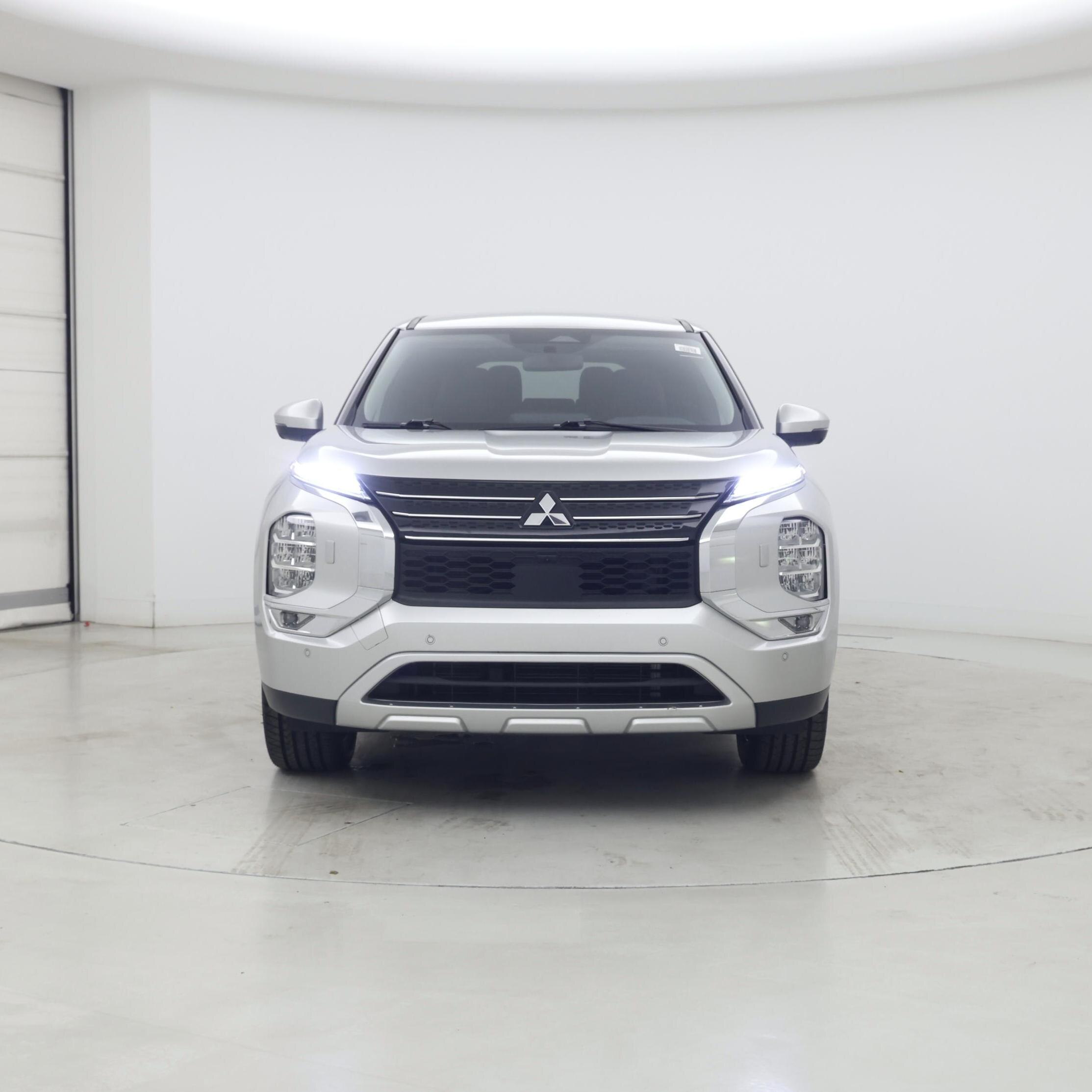 Thumbnail: 2024 Mitsubishi Outlander - 5