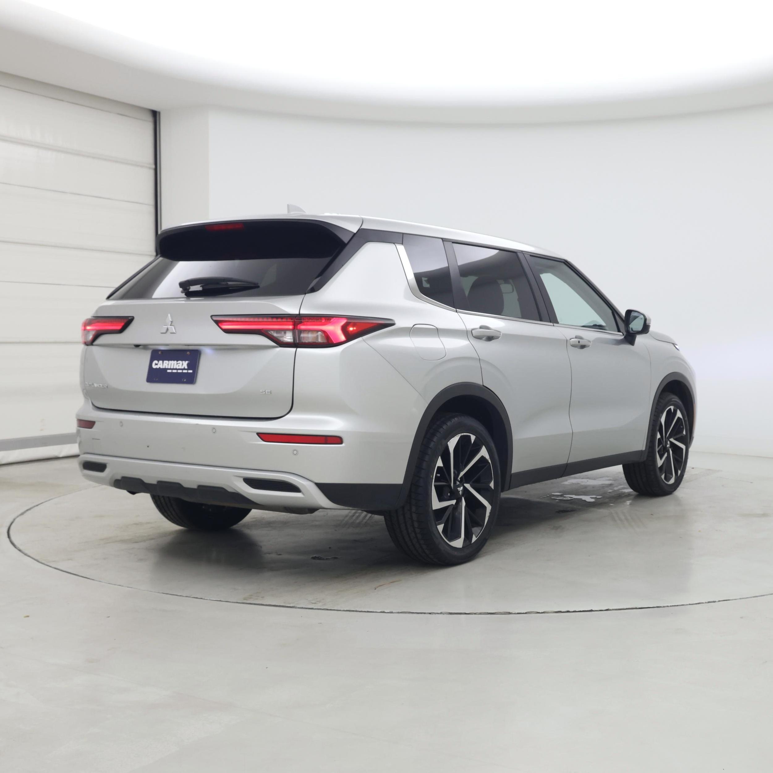 Thumbnail: 2024 Mitsubishi Outlander - 8