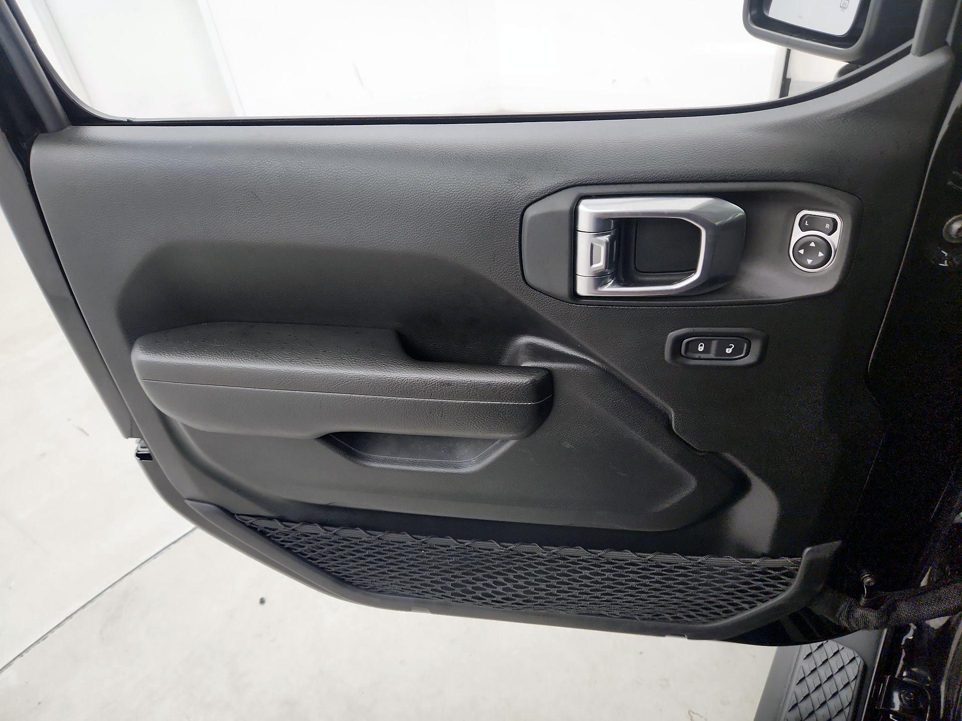 Thumbnail: 2022 Jeep Gladiator - 12