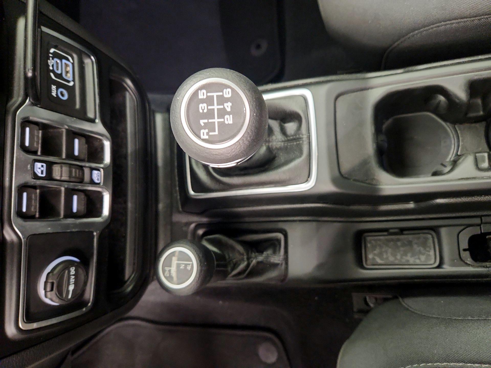 Thumbnail: 2022 Jeep Gladiator - 17