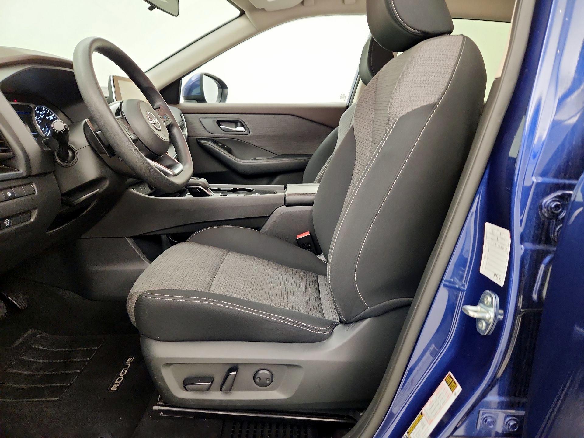 Thumbnail: 2023 Nissan Rogue - 11