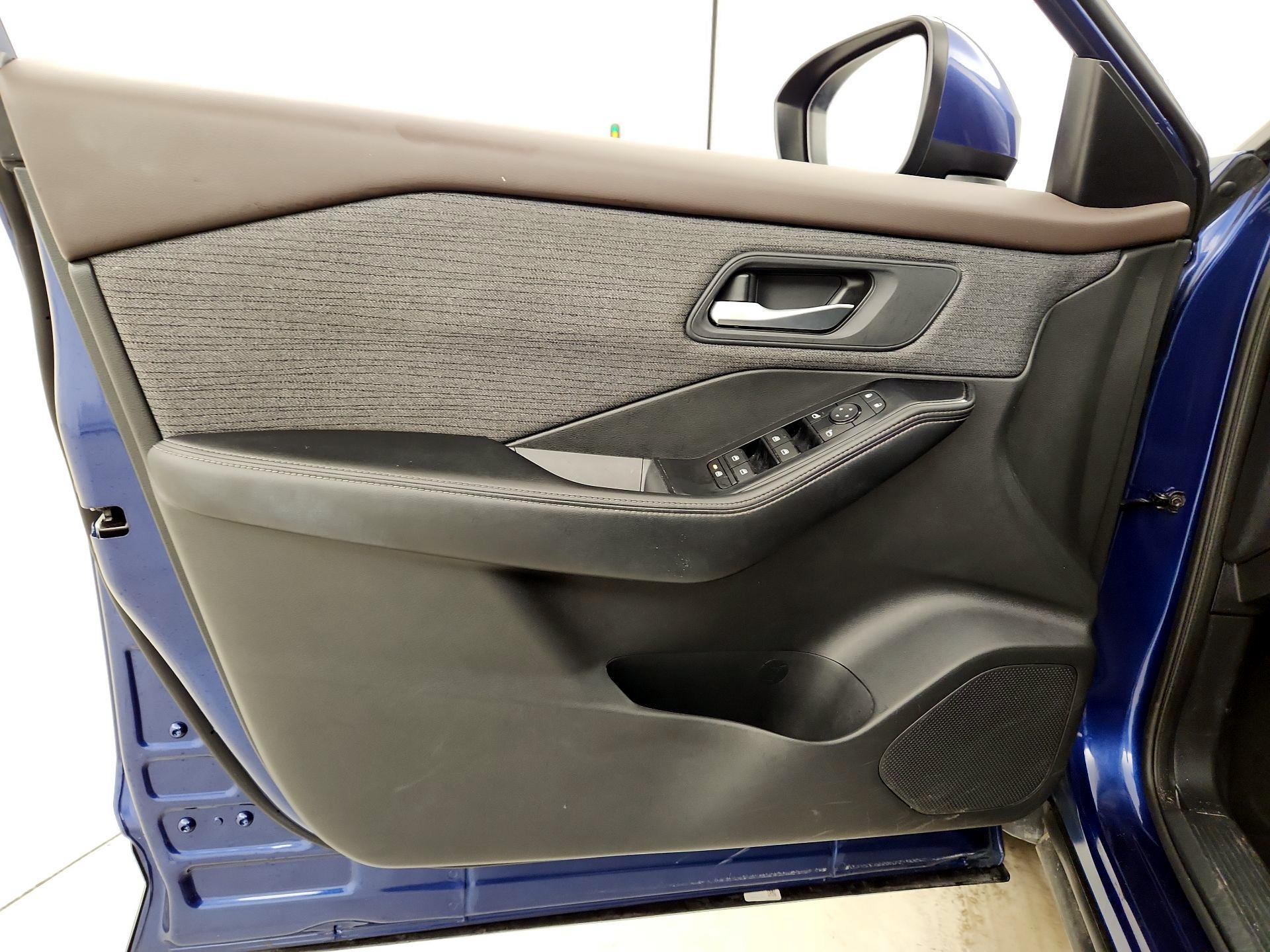 Thumbnail: 2023 Nissan Rogue - 12