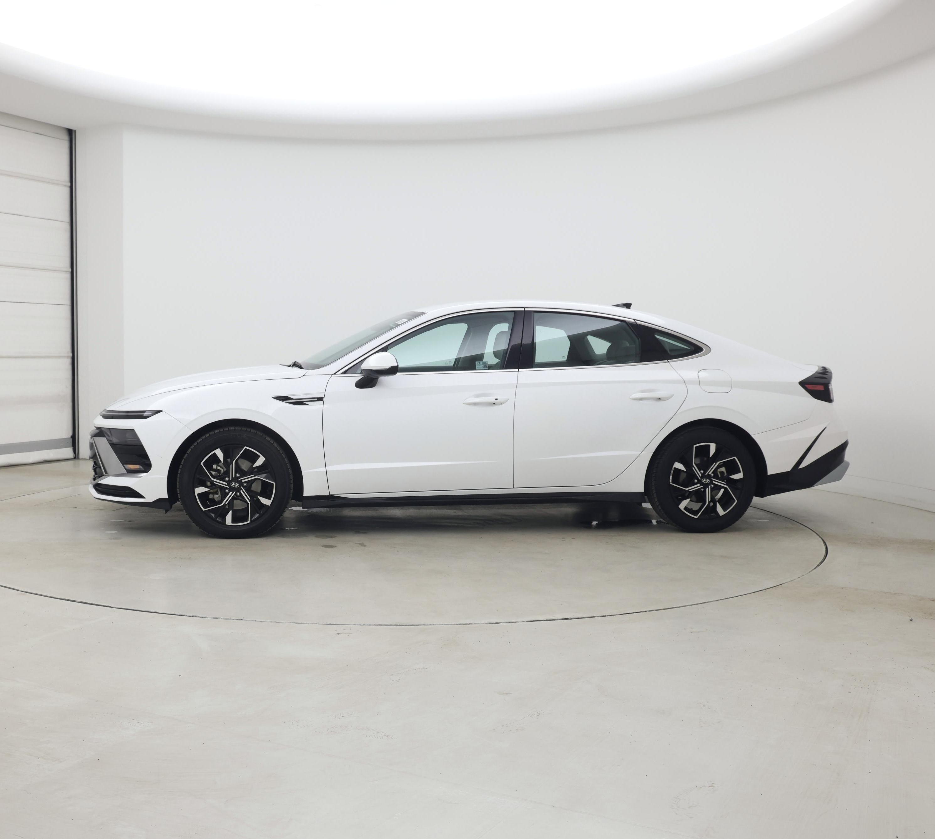 Thumbnail: 2024 Hyundai Sonata - 3