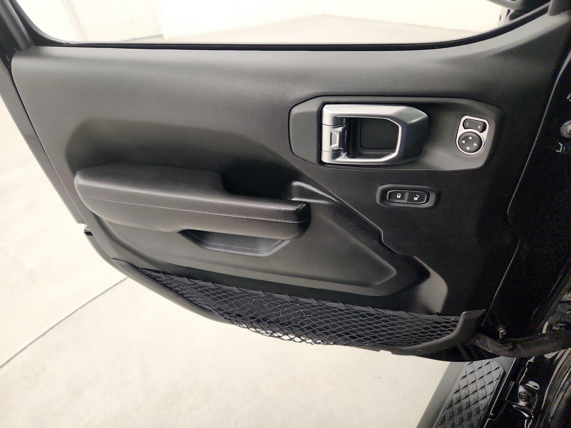 Thumbnail: 2022 Jeep Gladiator - 12