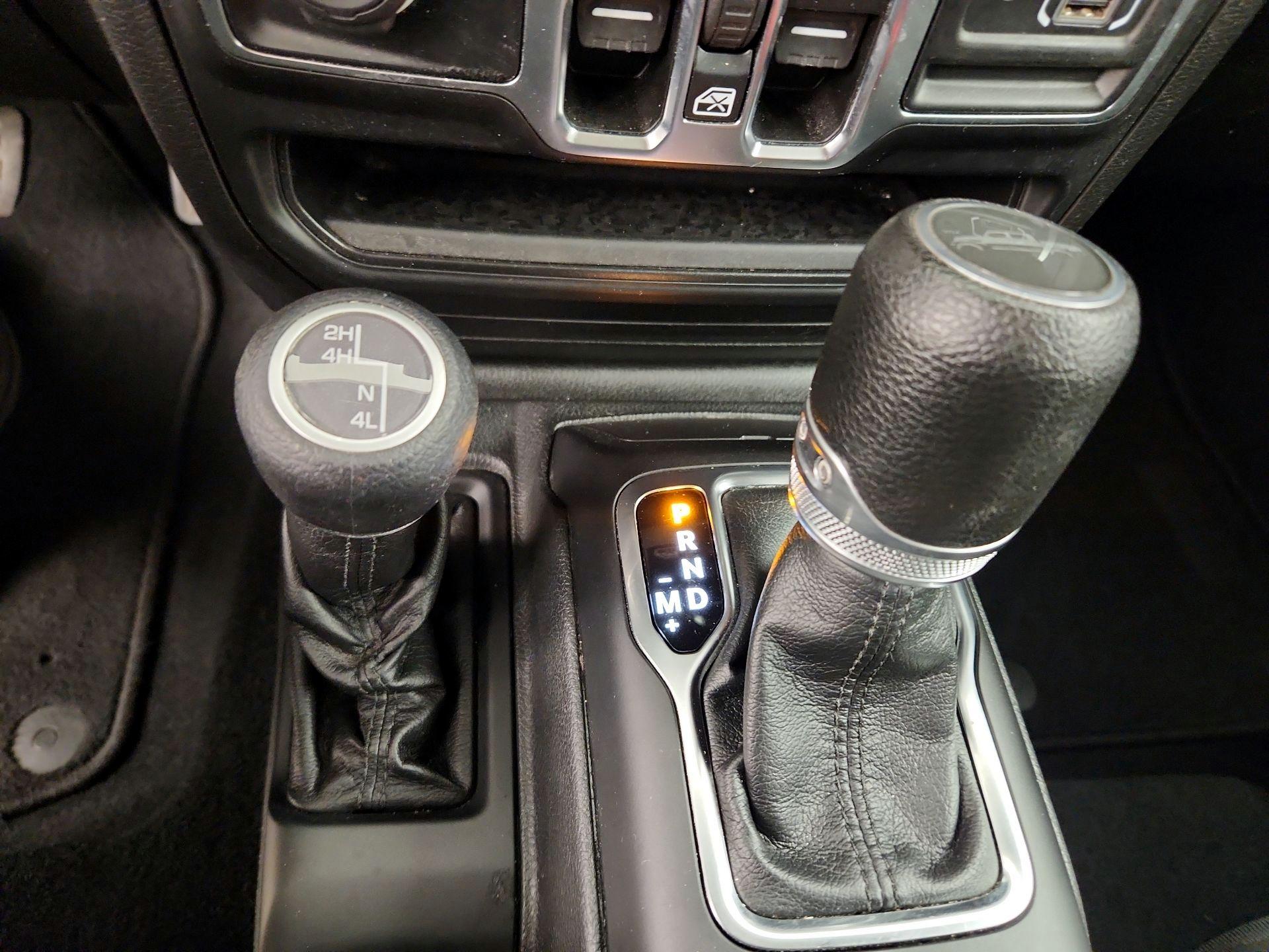 Thumbnail: 2022 Jeep Gladiator - 17