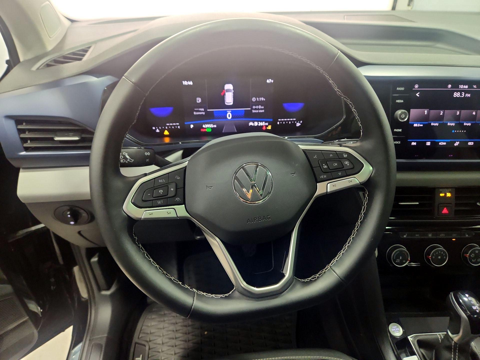 Thumbnail: 2023 Volkswagen Taos - 10