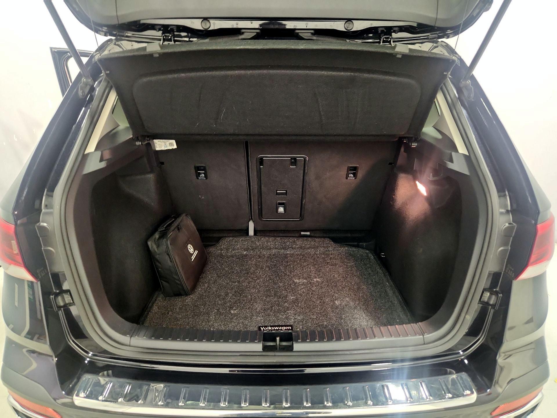 Thumbnail: 2023 Volkswagen Taos - 20