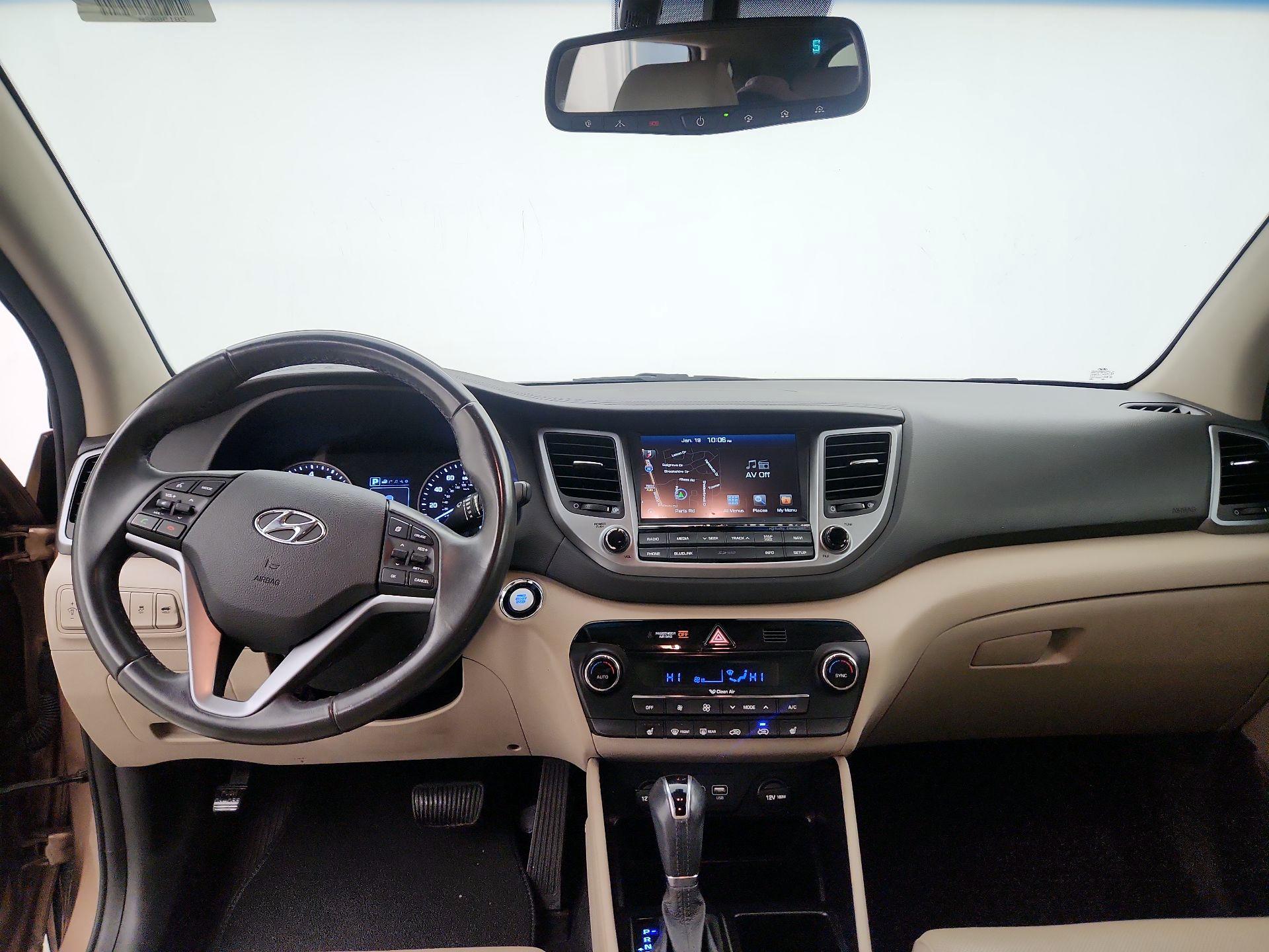 Thumbnail: 2016 Hyundai Tucson - 9