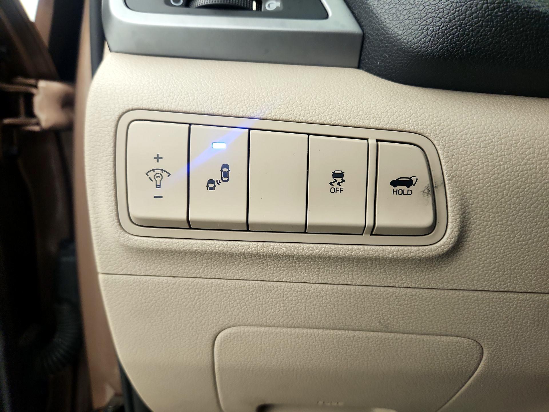 Thumbnail: 2016 Hyundai Tucson - 13