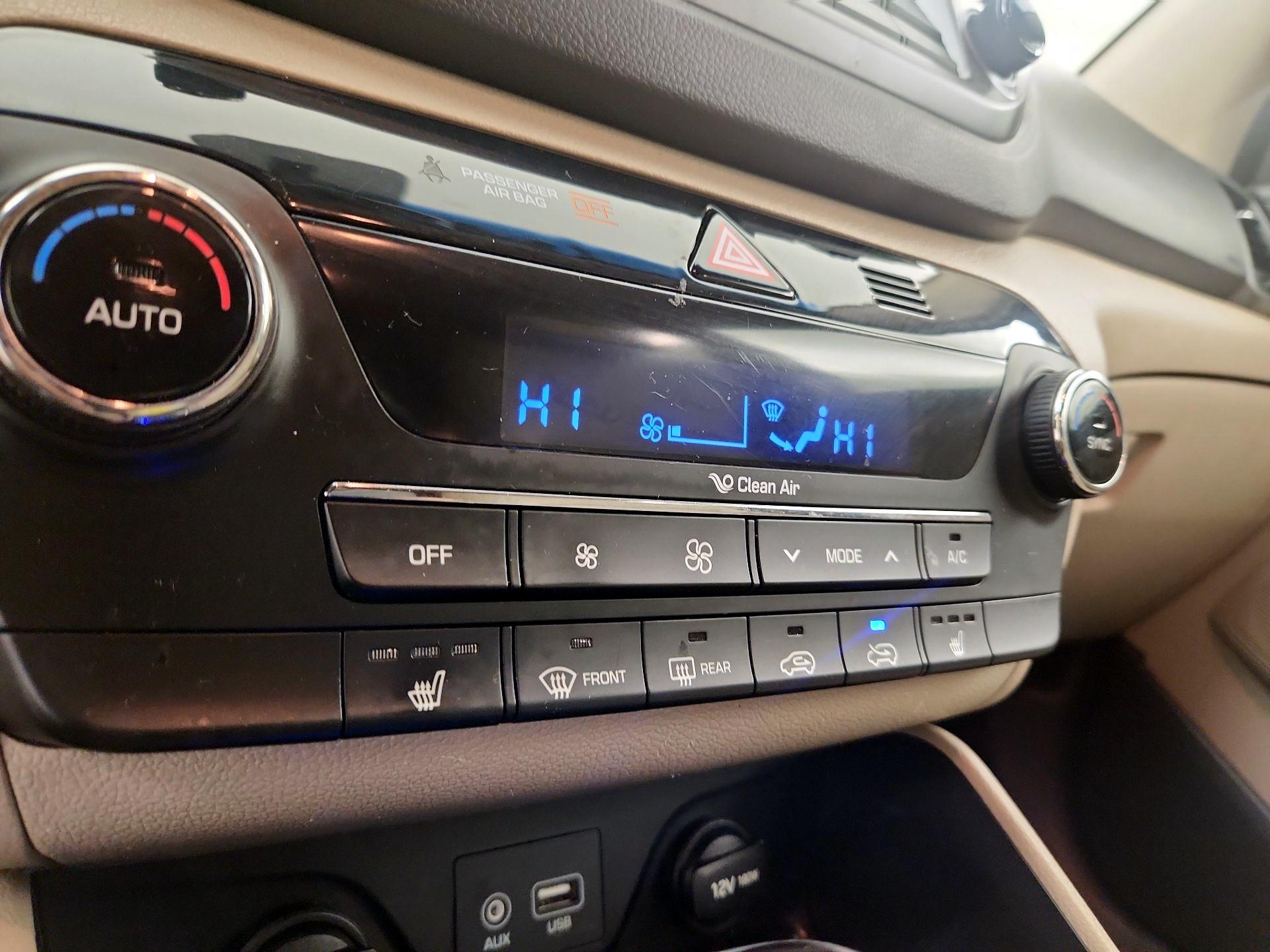 Thumbnail: 2016 Hyundai Tucson - 16