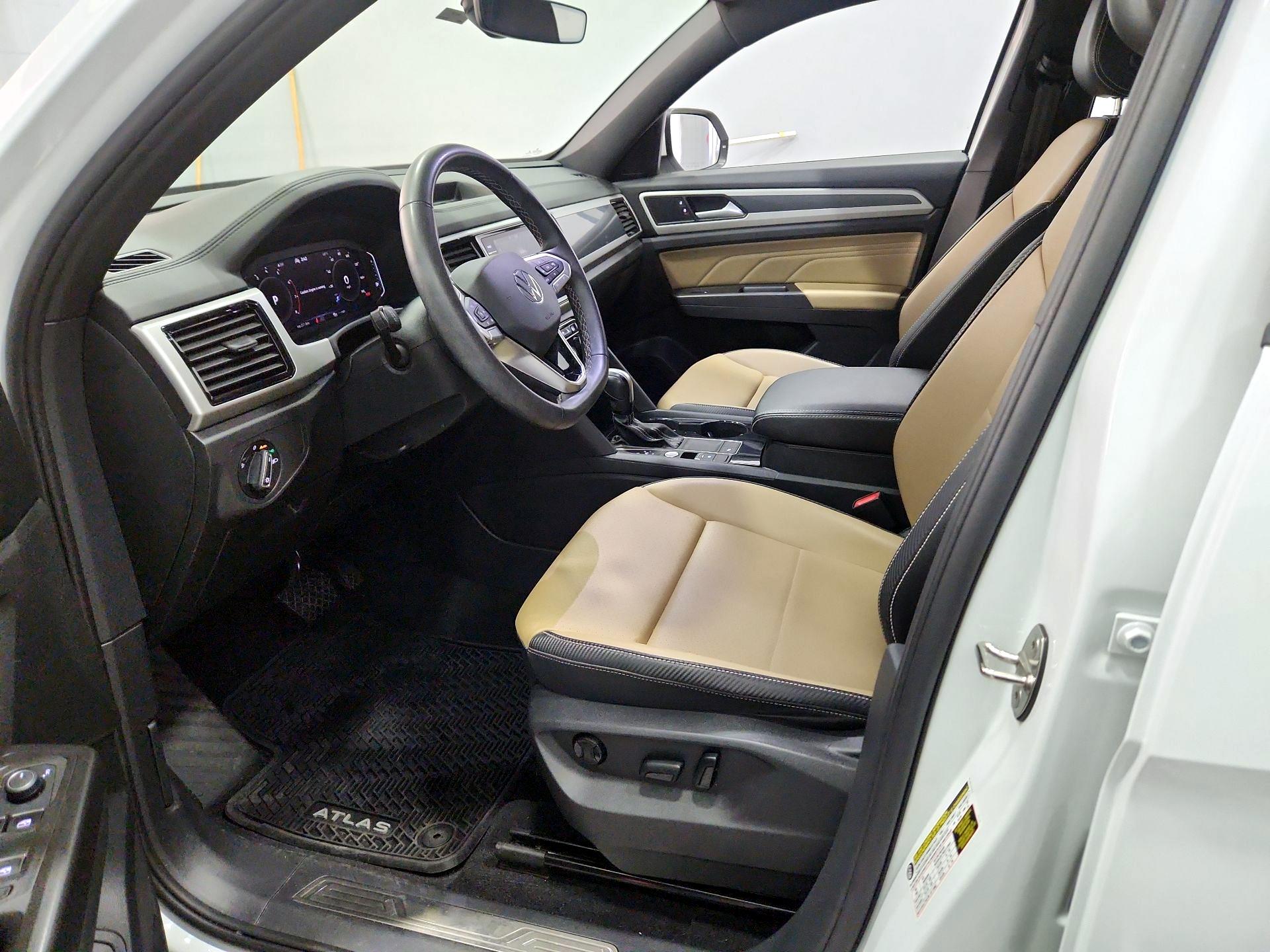 Thumbnail: 2023 Volkswagen Atlas - 11