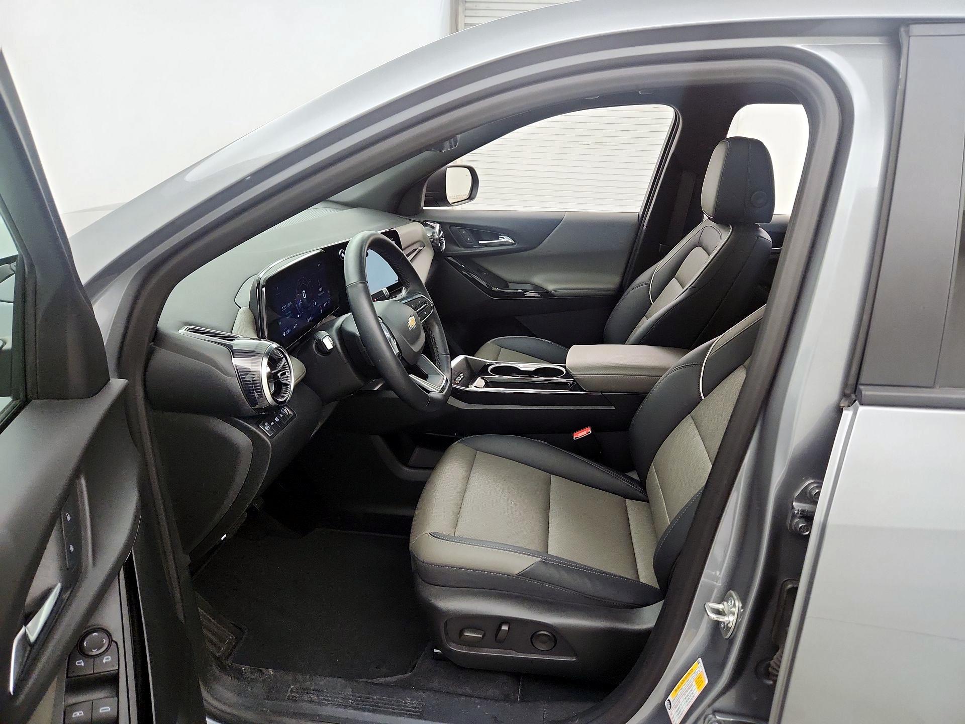 Thumbnail: 2025 Chevrolet Equinox - 11