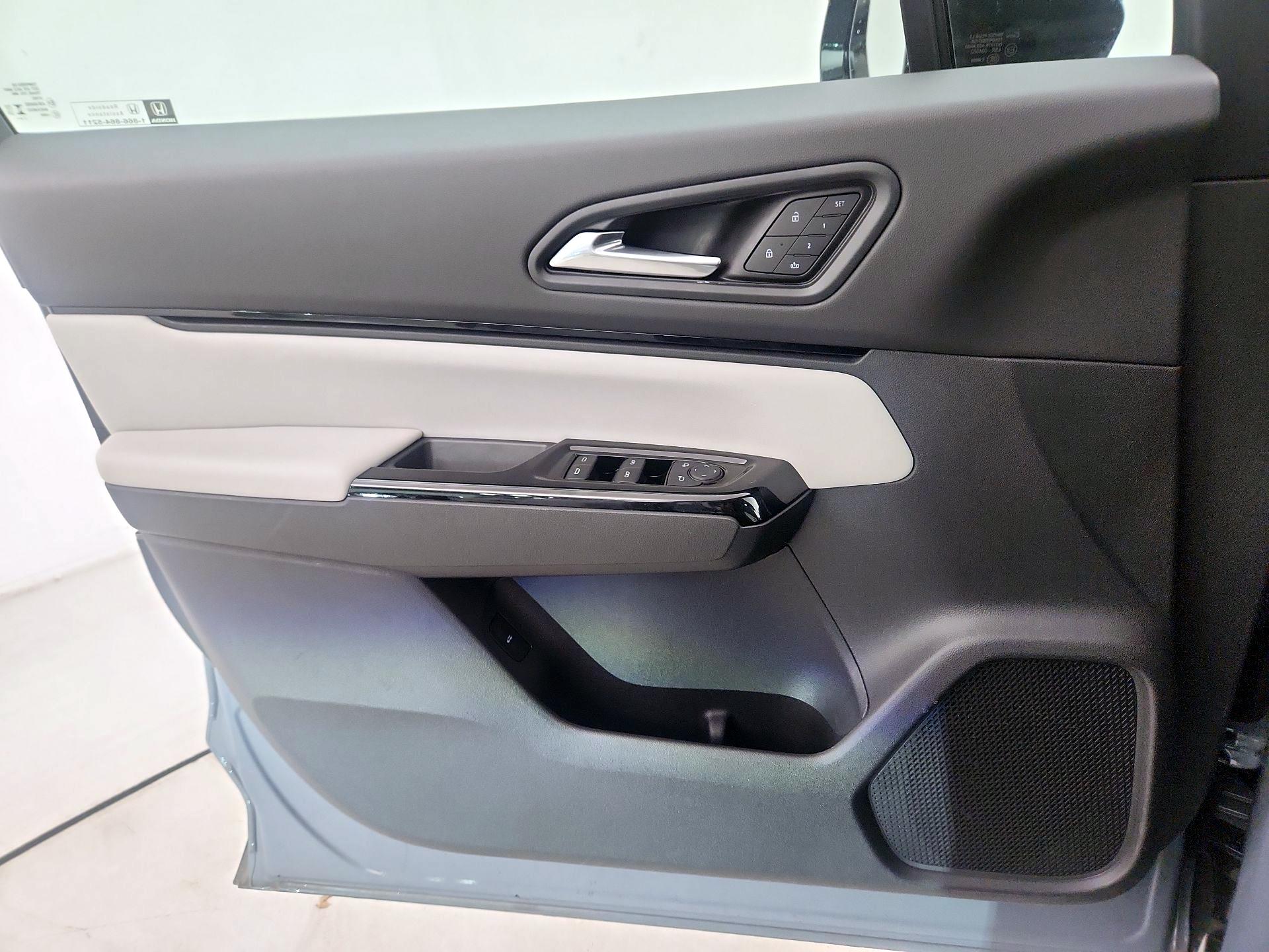 Thumbnail: 2024 Honda Prologue - 12