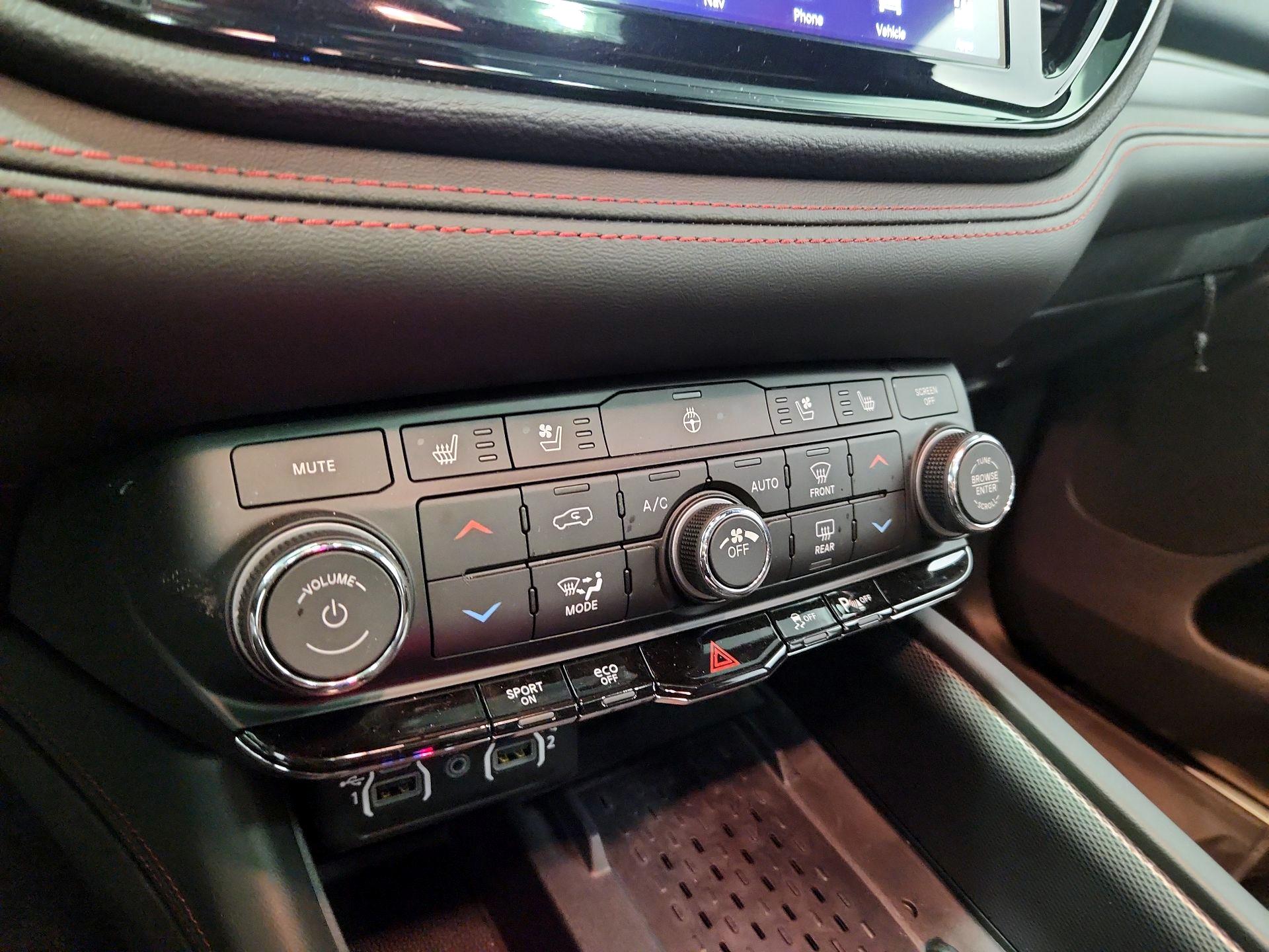 Thumbnail: 2025 Dodge Durango - 17