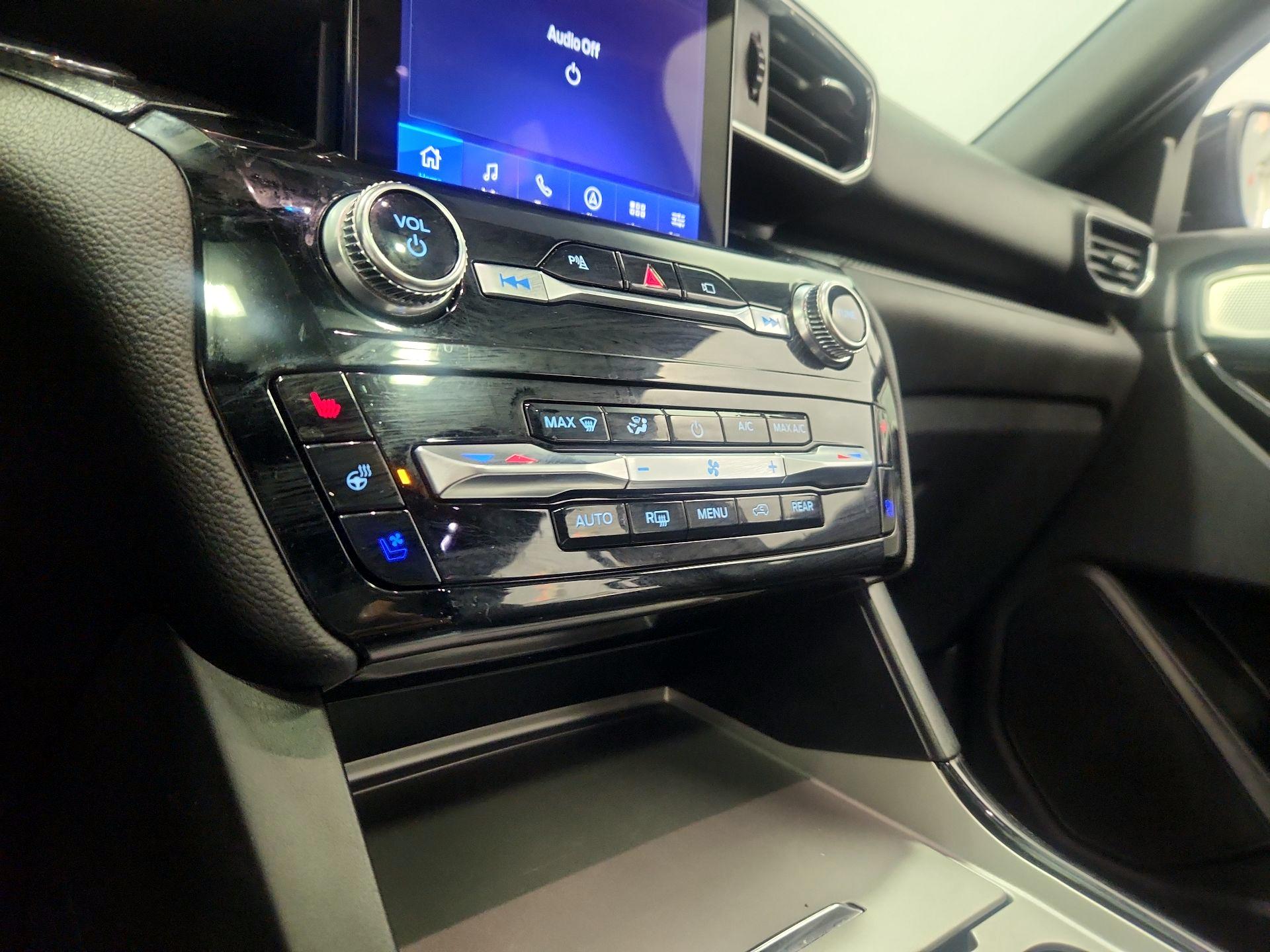 Thumbnail: 2021 Ford Explorer - 17