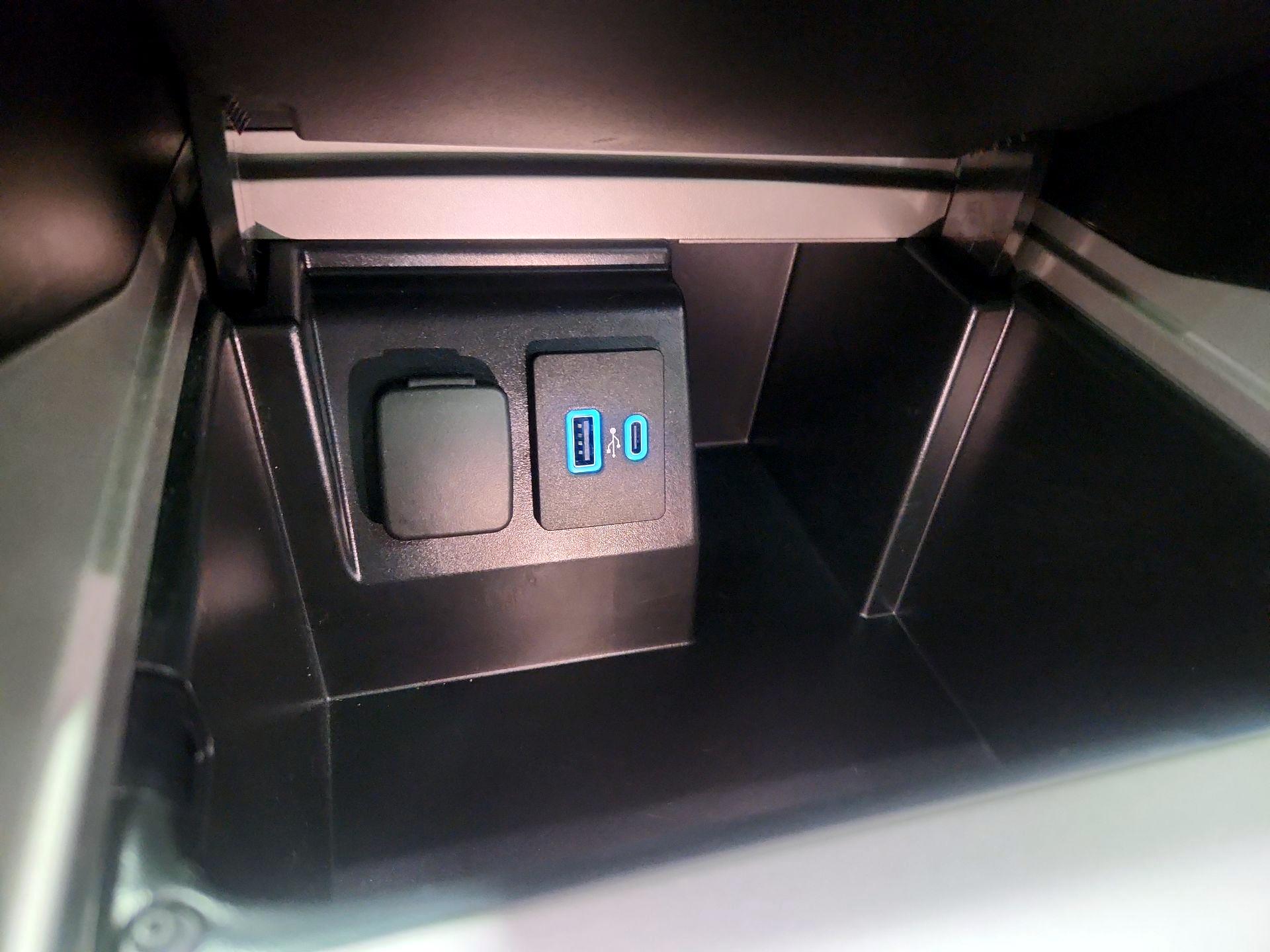 Thumbnail: 2021 Ford Explorer - 19