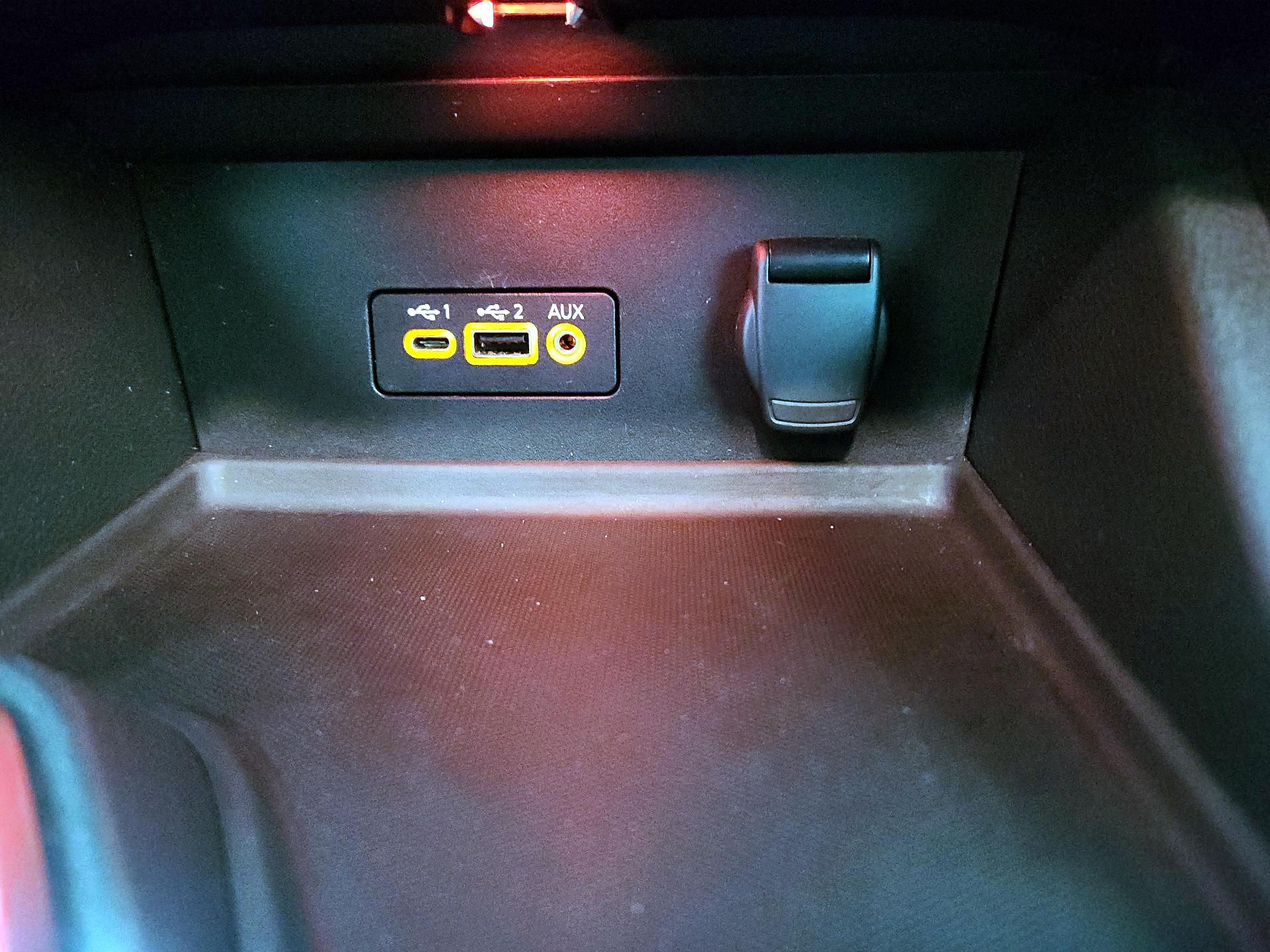 Thumbnail: 2021 Nissan Sentra - 18