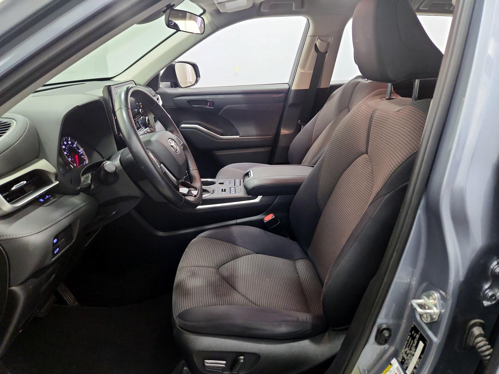 Thumbnail: 2021 Toyota Highlander - 11