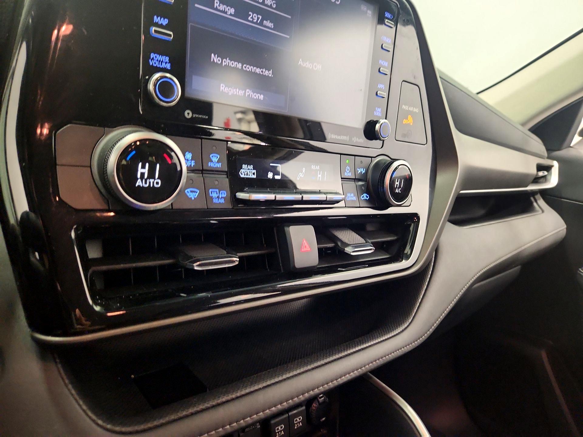 Thumbnail: 2021 Toyota Highlander - 16